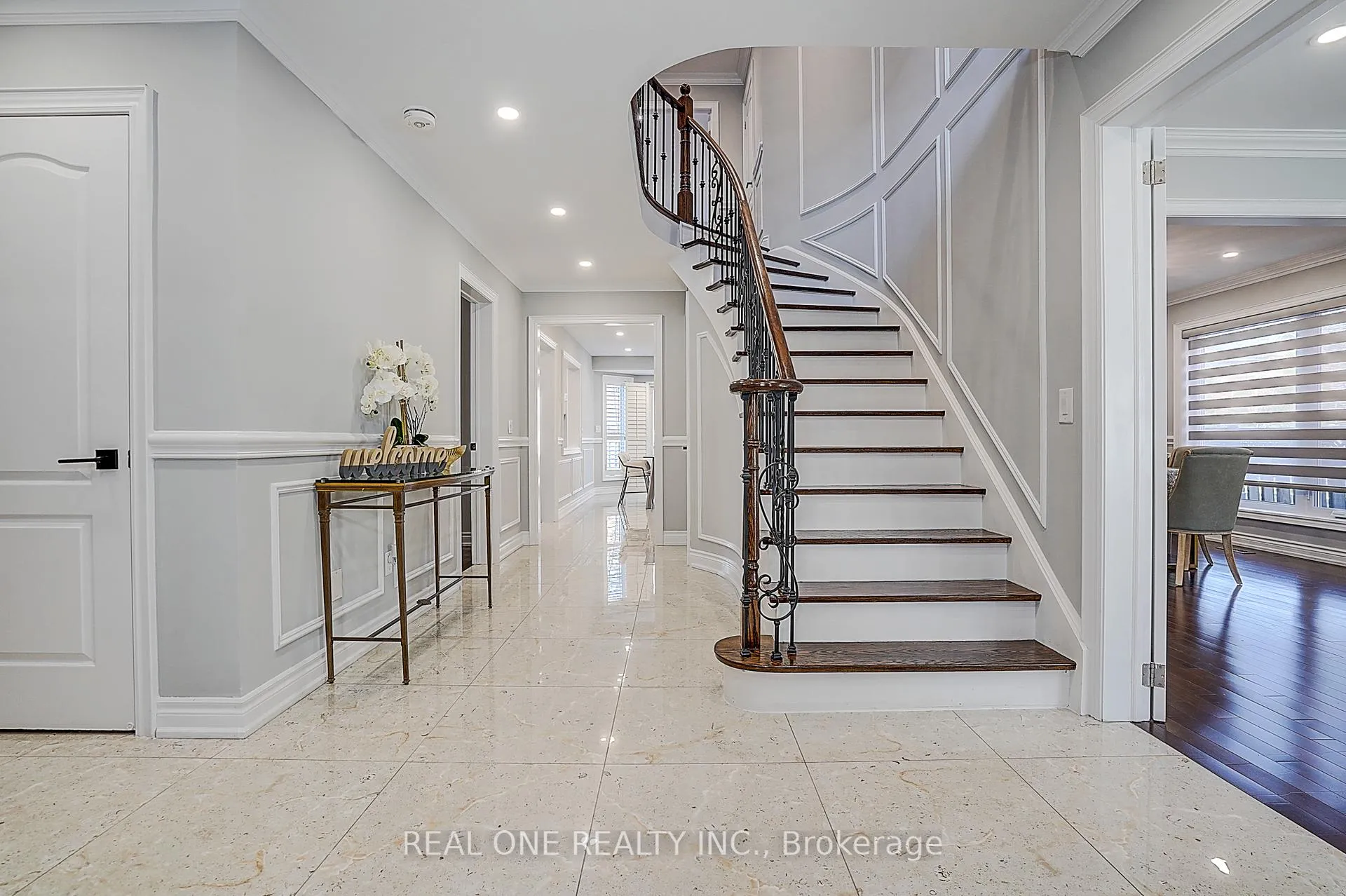 Photo 3 of 4 Casson Place, Markham, Unionville — HOMEH