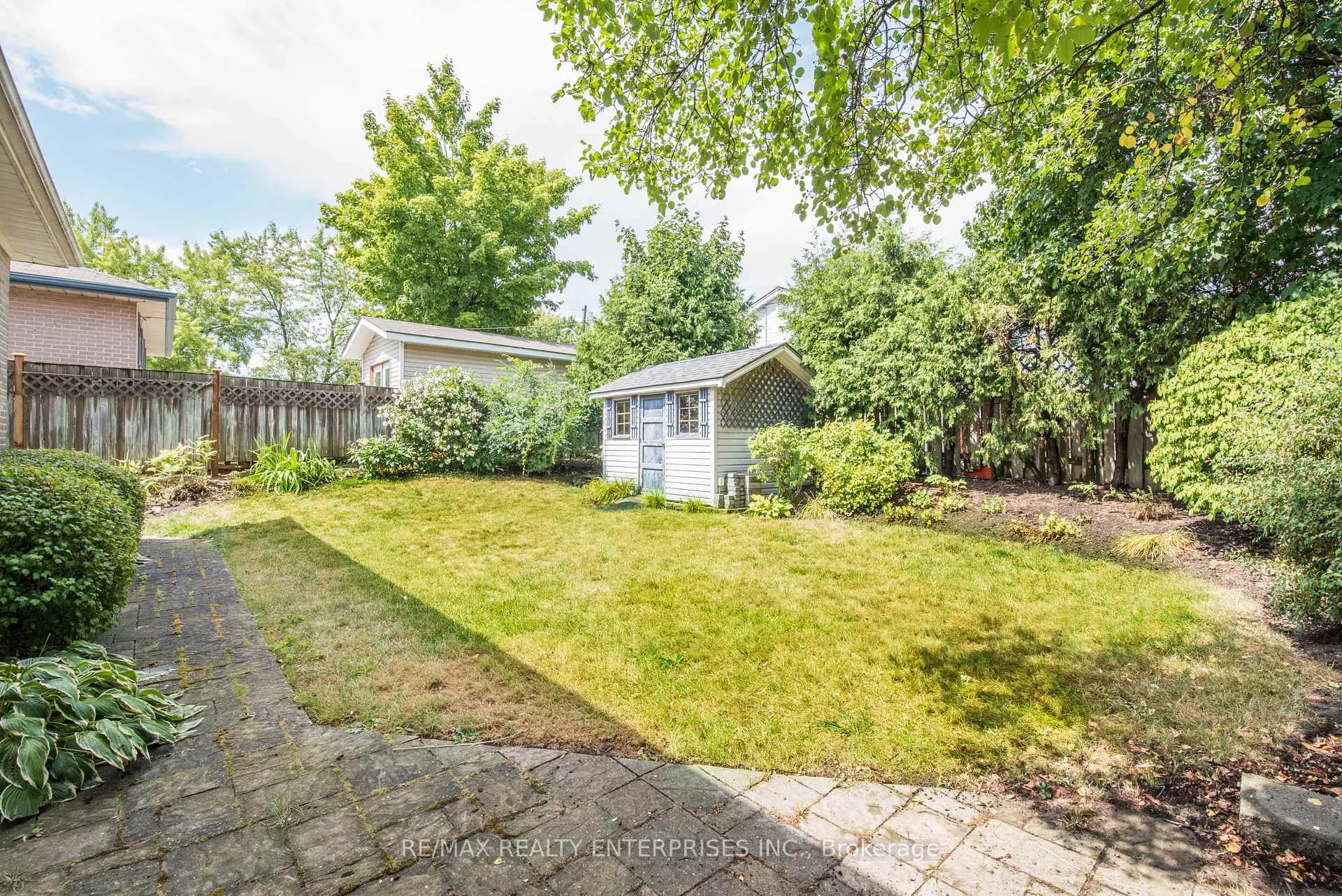 Photo 21 of 8 Weber Drive, Halton Hills, Georgetown — HOMEH