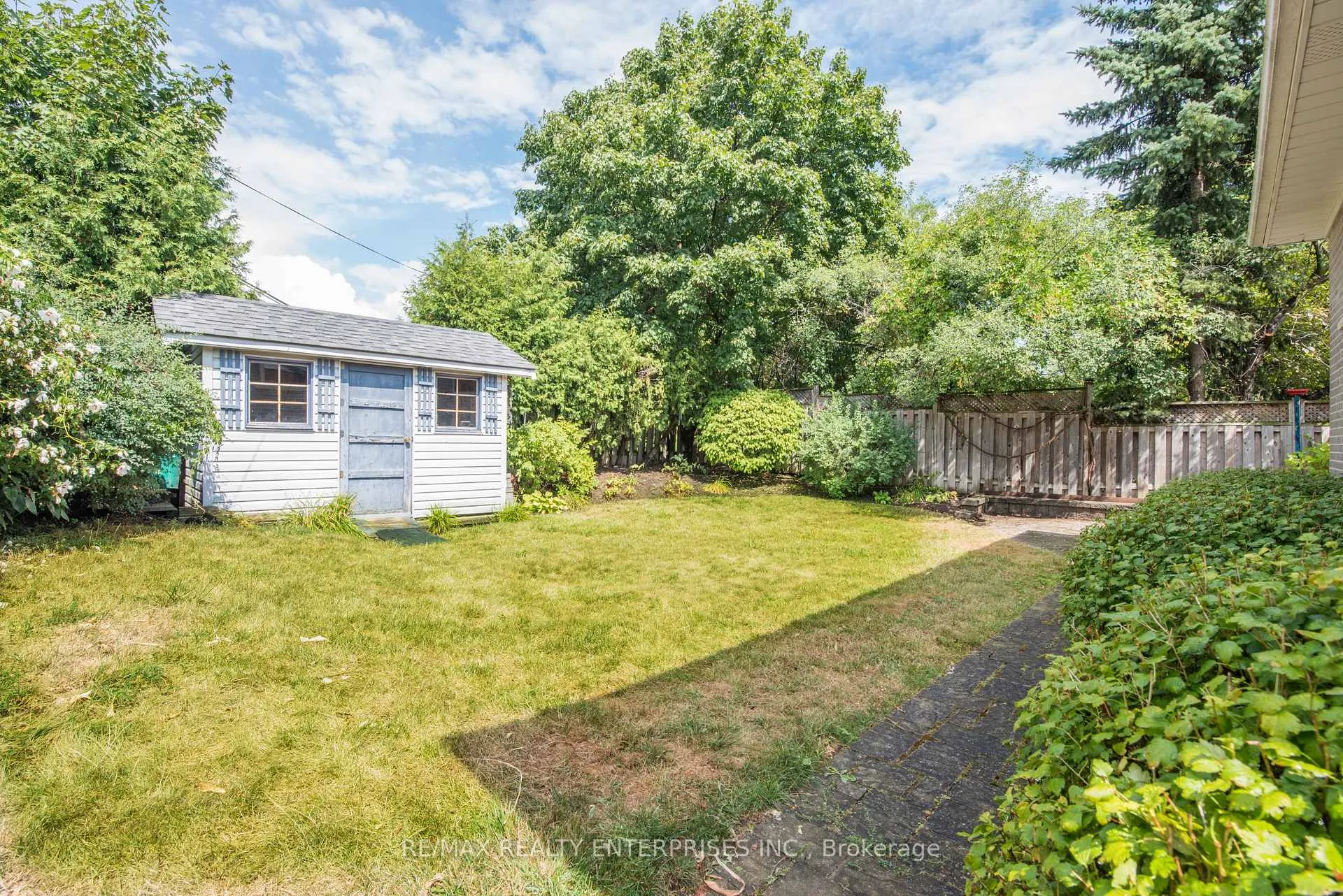 Photo 24 of 8 Weber Drive, Halton Hills, Georgetown — HOMEH