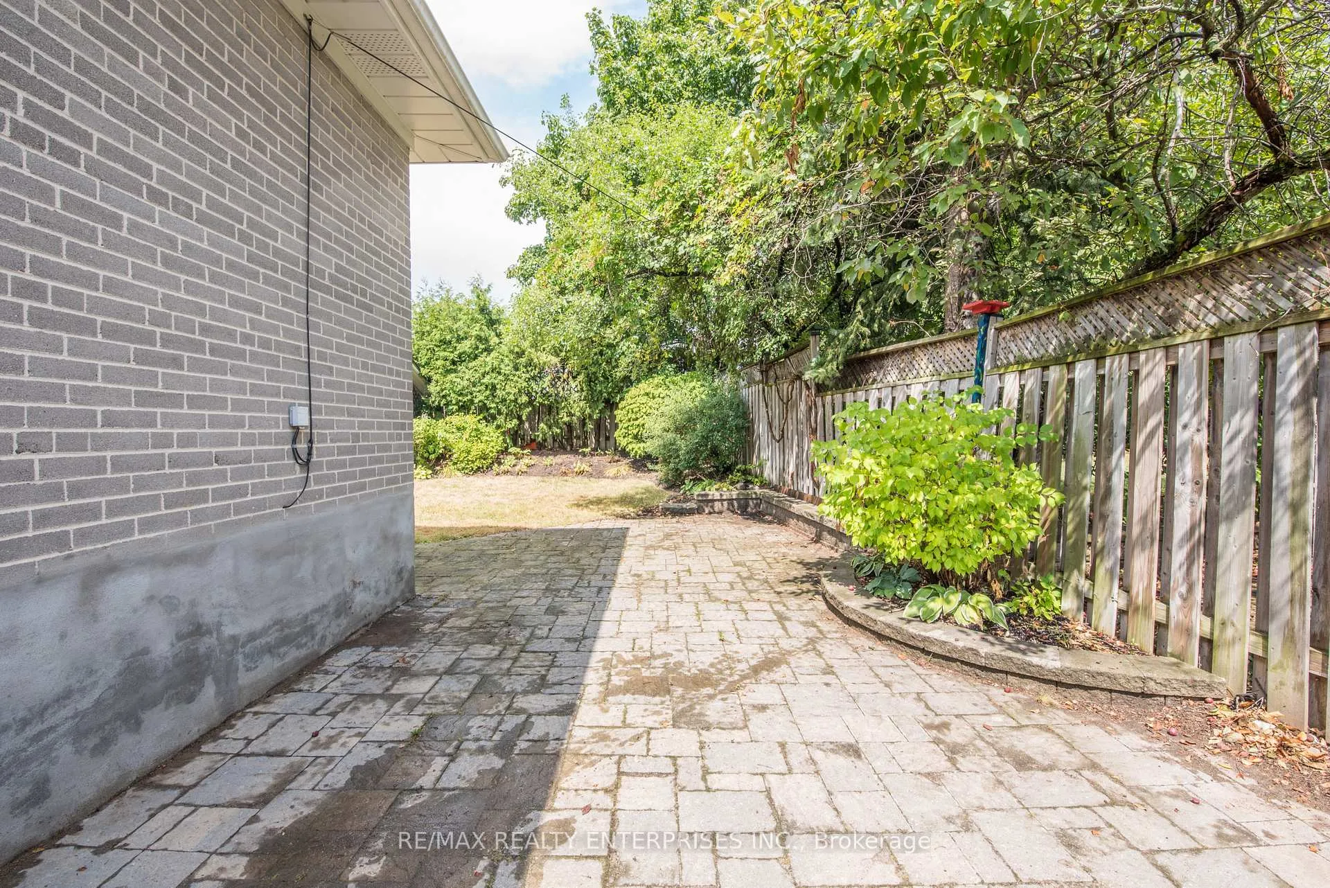 Photo 25 of 8 Weber Drive, Halton Hills, Georgetown — HOMEH