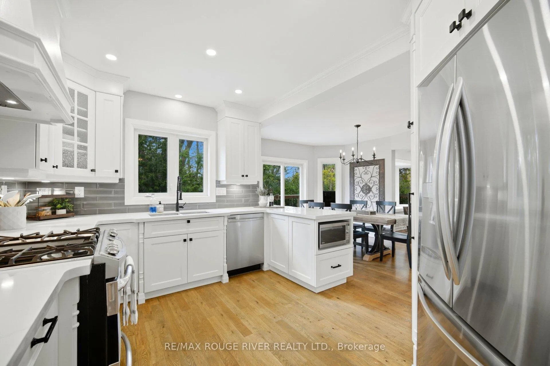 Photo 9 of 169 Park Drive, Whitchurch-Stouffville, Stouffville — HOMEH