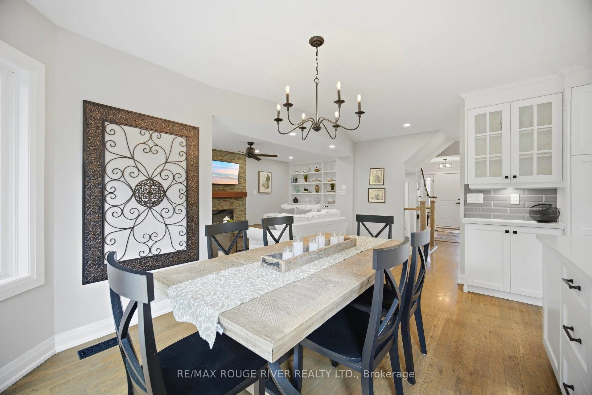 Photo 11 of 169 Park Drive, Whitchurch-Stouffville, Stouffville — HOMEH