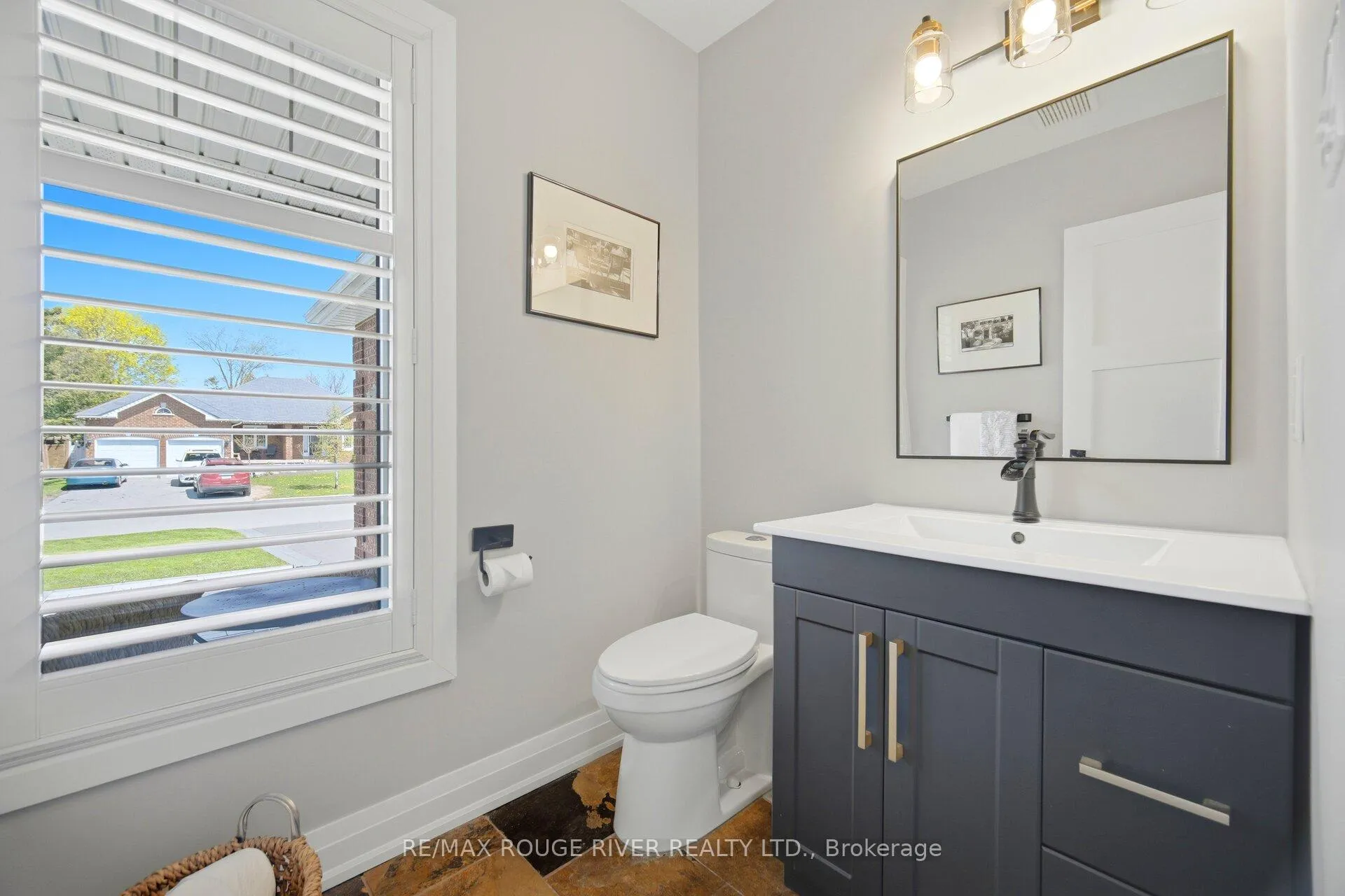 Photo 16 of 169 Park Drive, Whitchurch-Stouffville, Stouffville — HOMEH