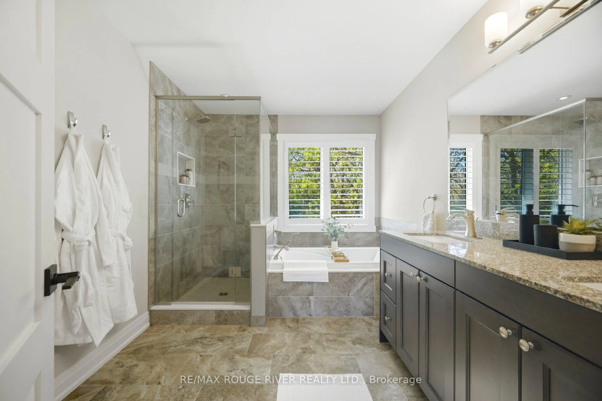 Photo 23 of 169 Park Drive, Whitchurch-Stouffville, Stouffville — HOMEH