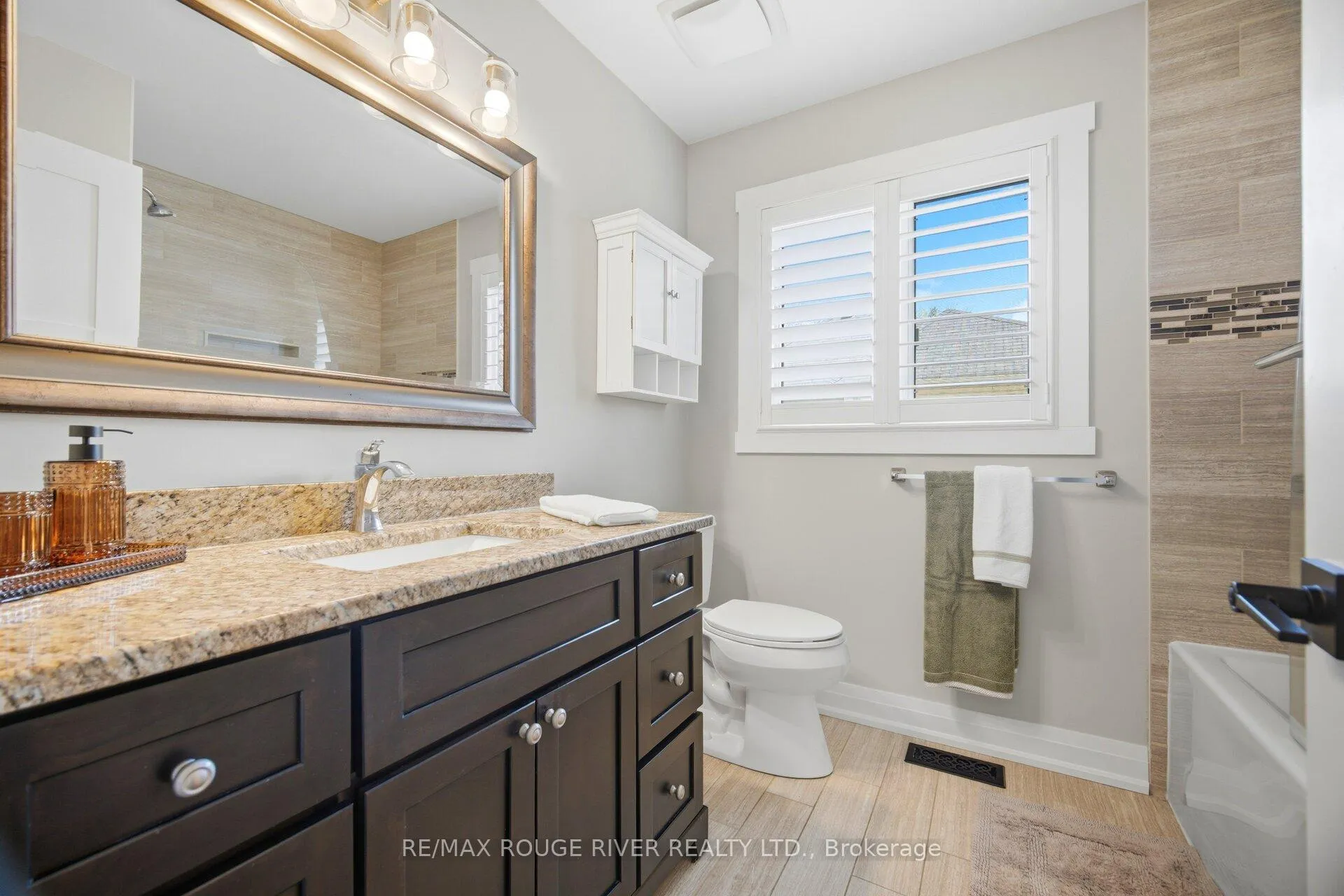 Photo 31 of 169 Park Drive, Whitchurch-Stouffville, Stouffville — HOMEH
