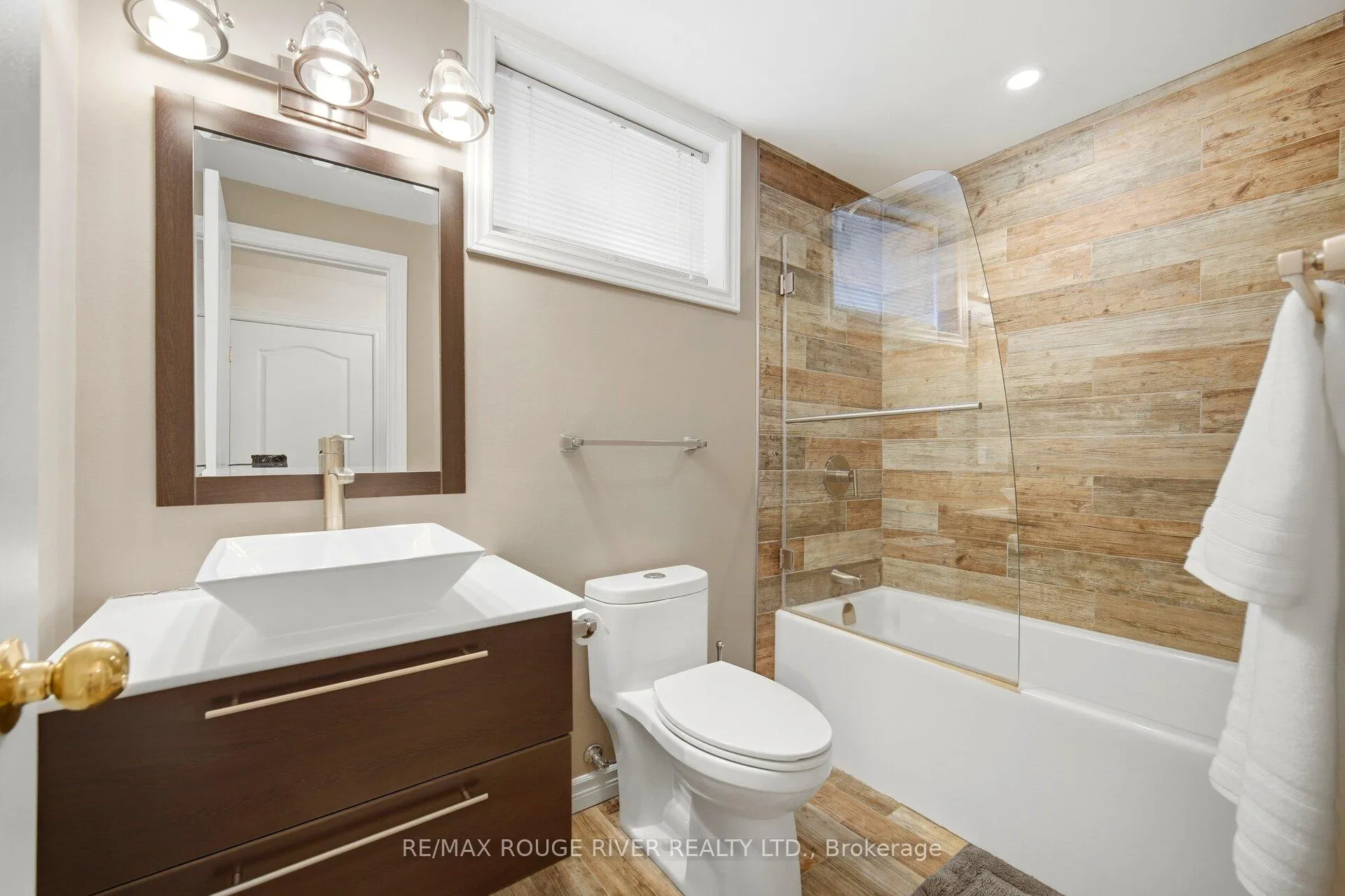 Photo 41 of 169 Park Drive, Whitchurch-Stouffville, Stouffville — HOMEH