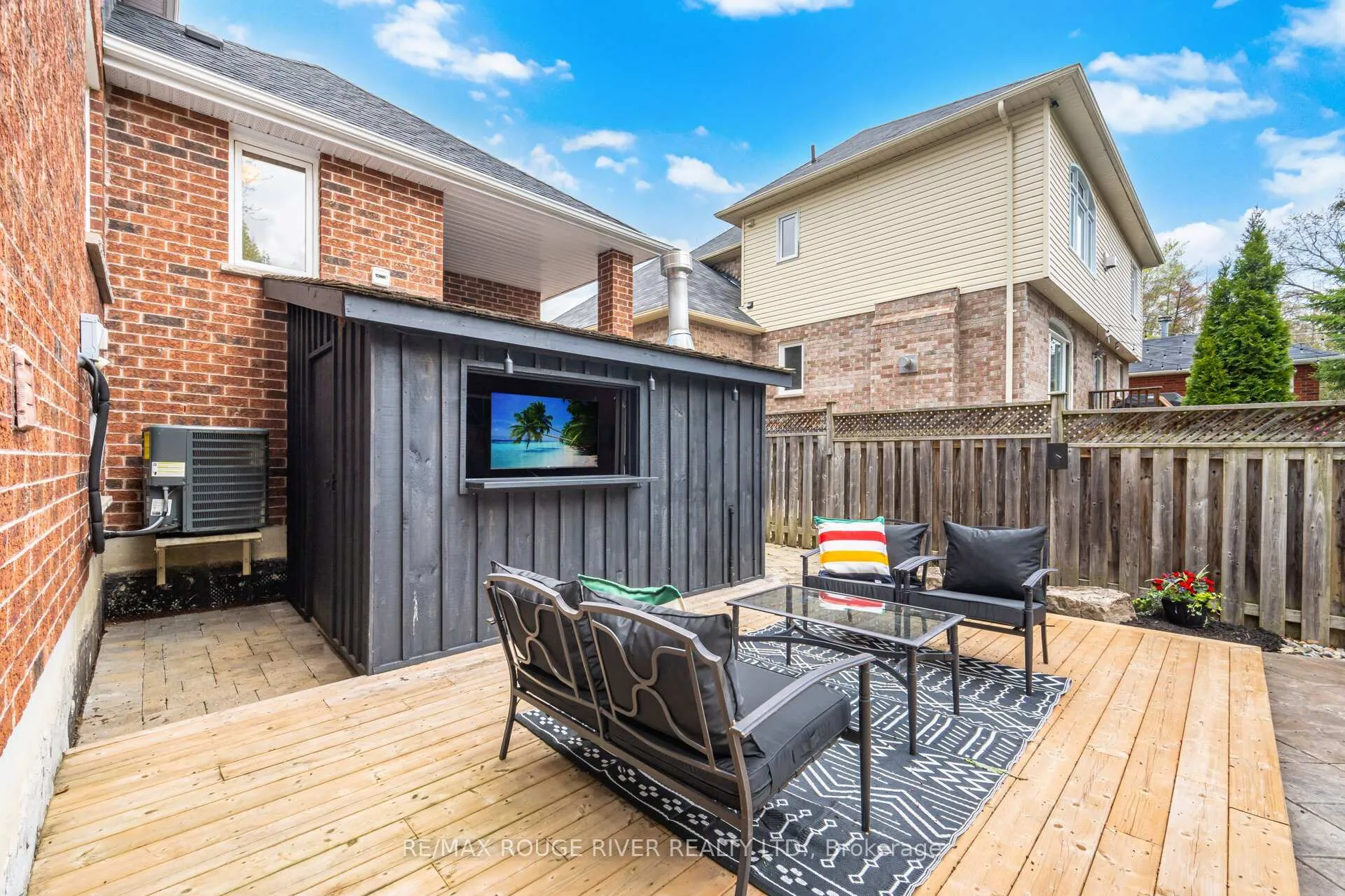 Photo 49 of 169 Park Drive, Whitchurch-Stouffville, Stouffville — HOMEH