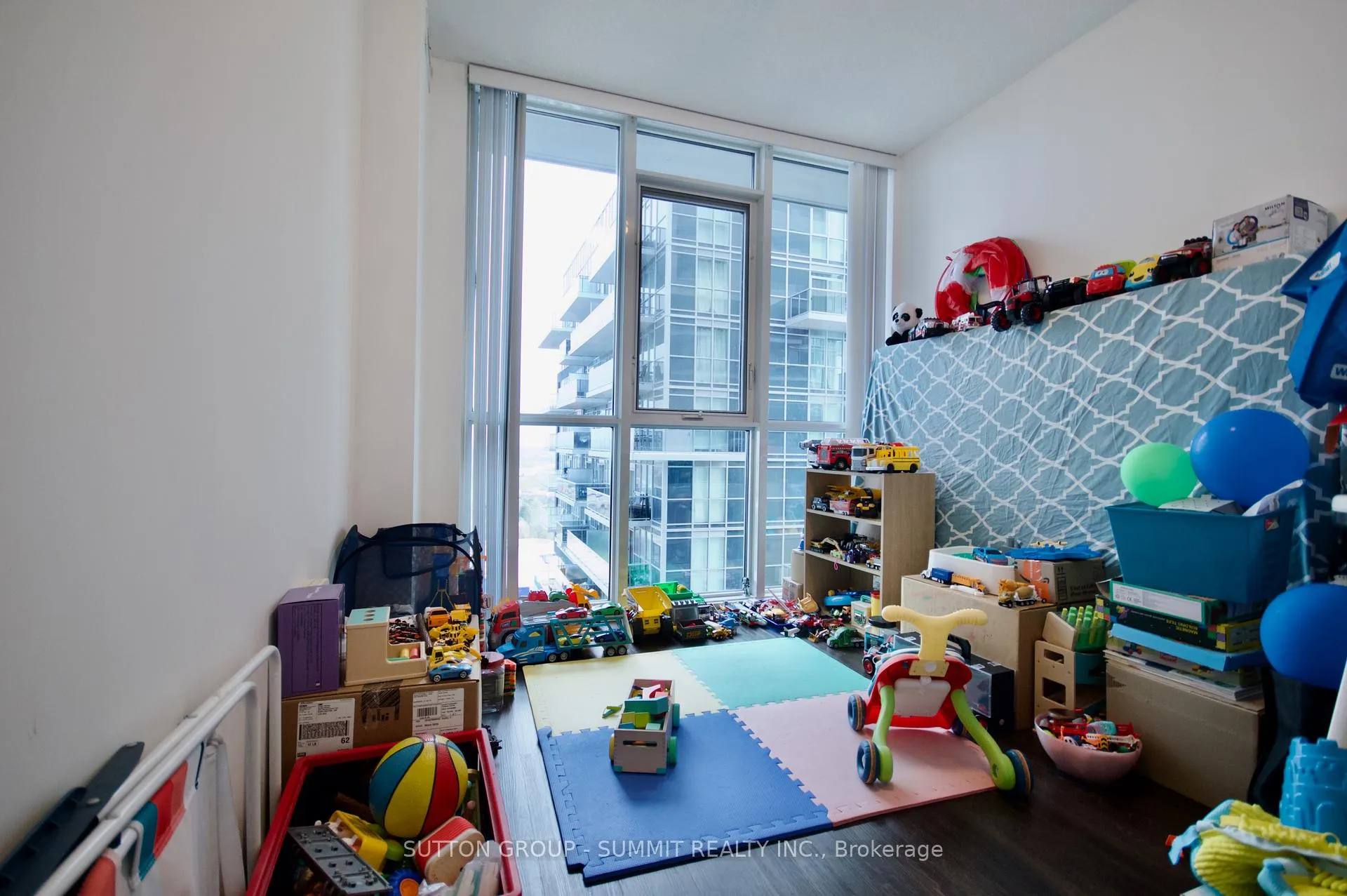 Photo 7 of Unit 1705, 2087 Fairview Street, Burlington, Freeman — HOMEH