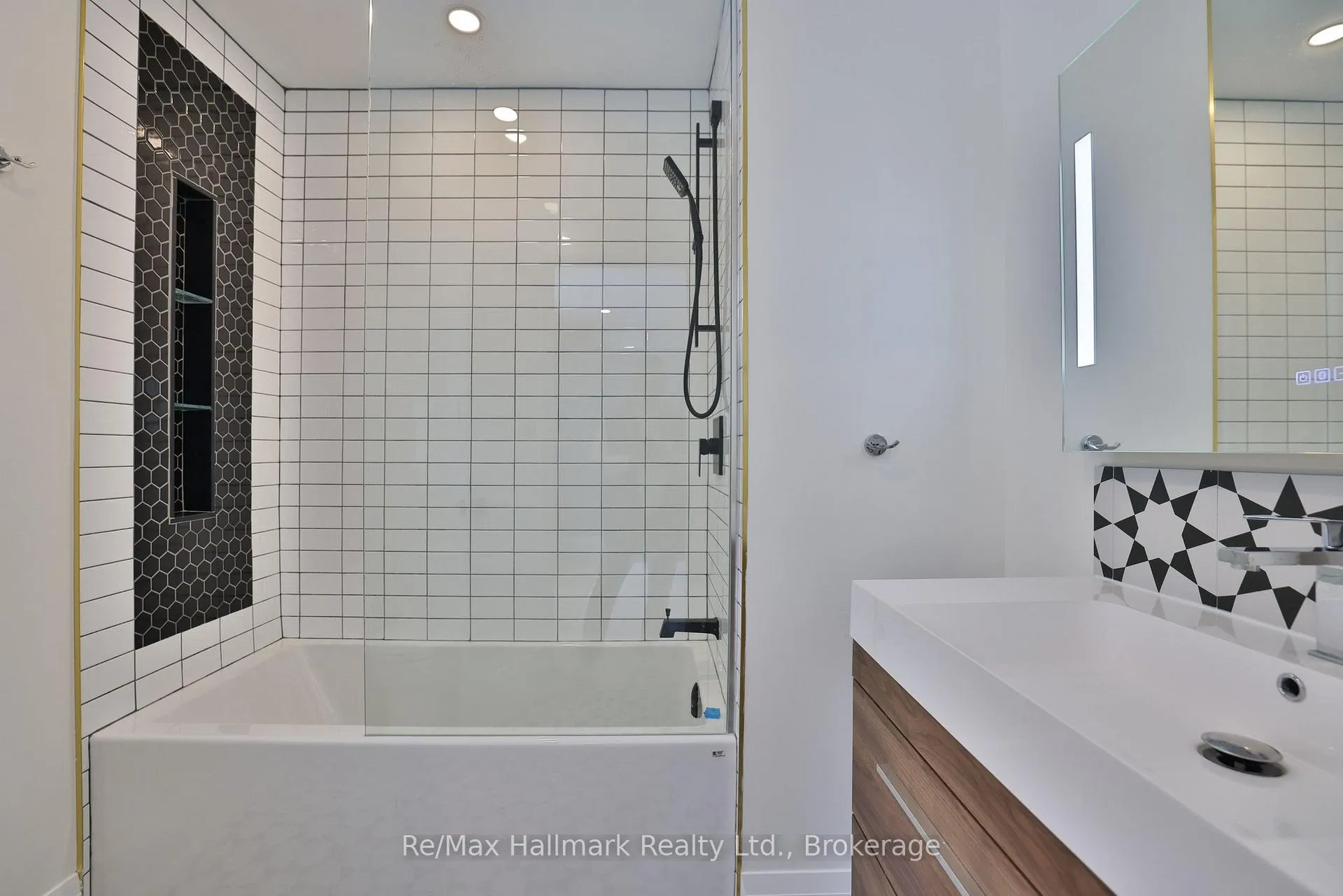 Photo 38 of 200 Chartwell Road, Oakville, Old Oakville — HOMEH
