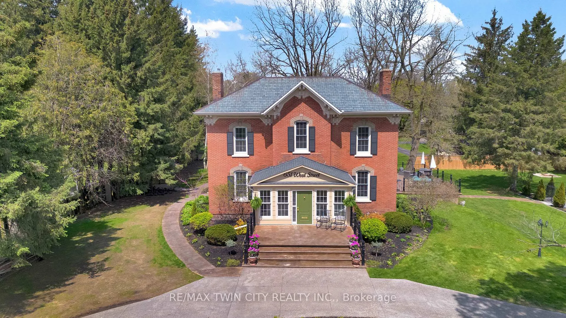 Photo 4 of 651 West Street, Norfolk, Simcoe — HOMEH