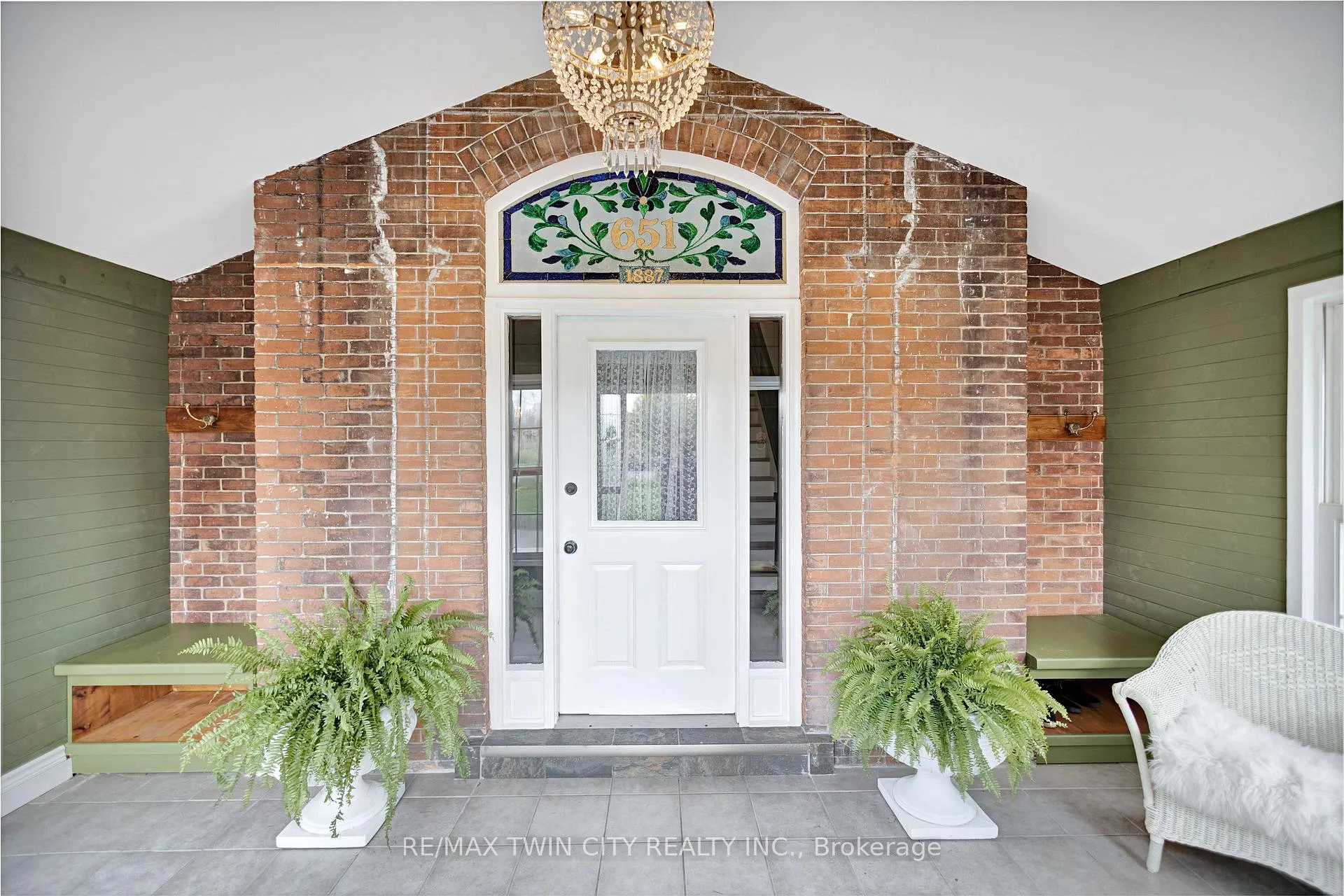 Photo 5 of 651 West Street, Norfolk, Simcoe — HOMEH