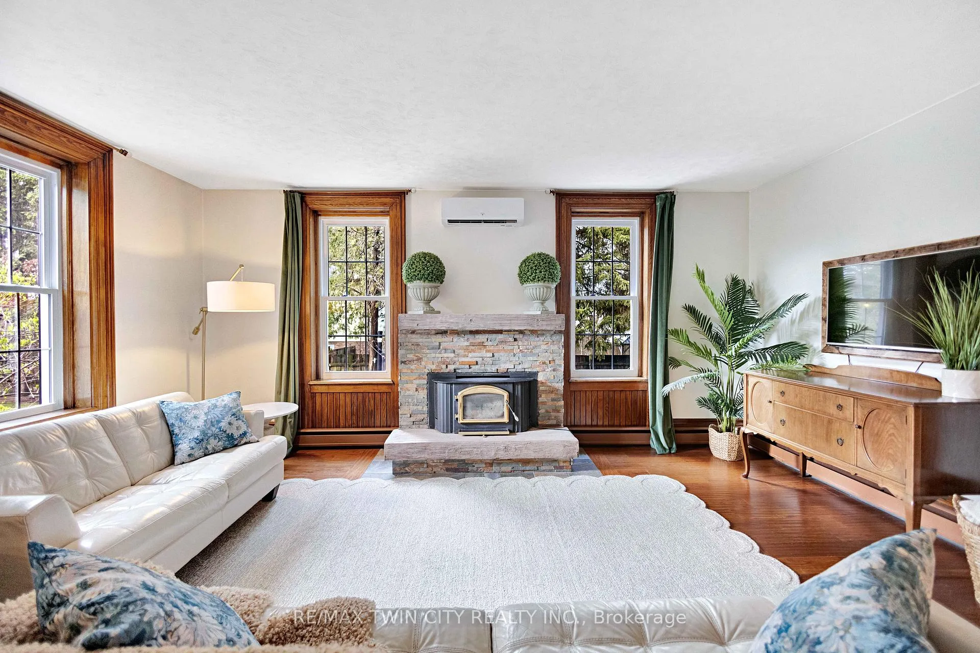 Photo 8 of 651 West Street, Norfolk, Simcoe — HOMEH