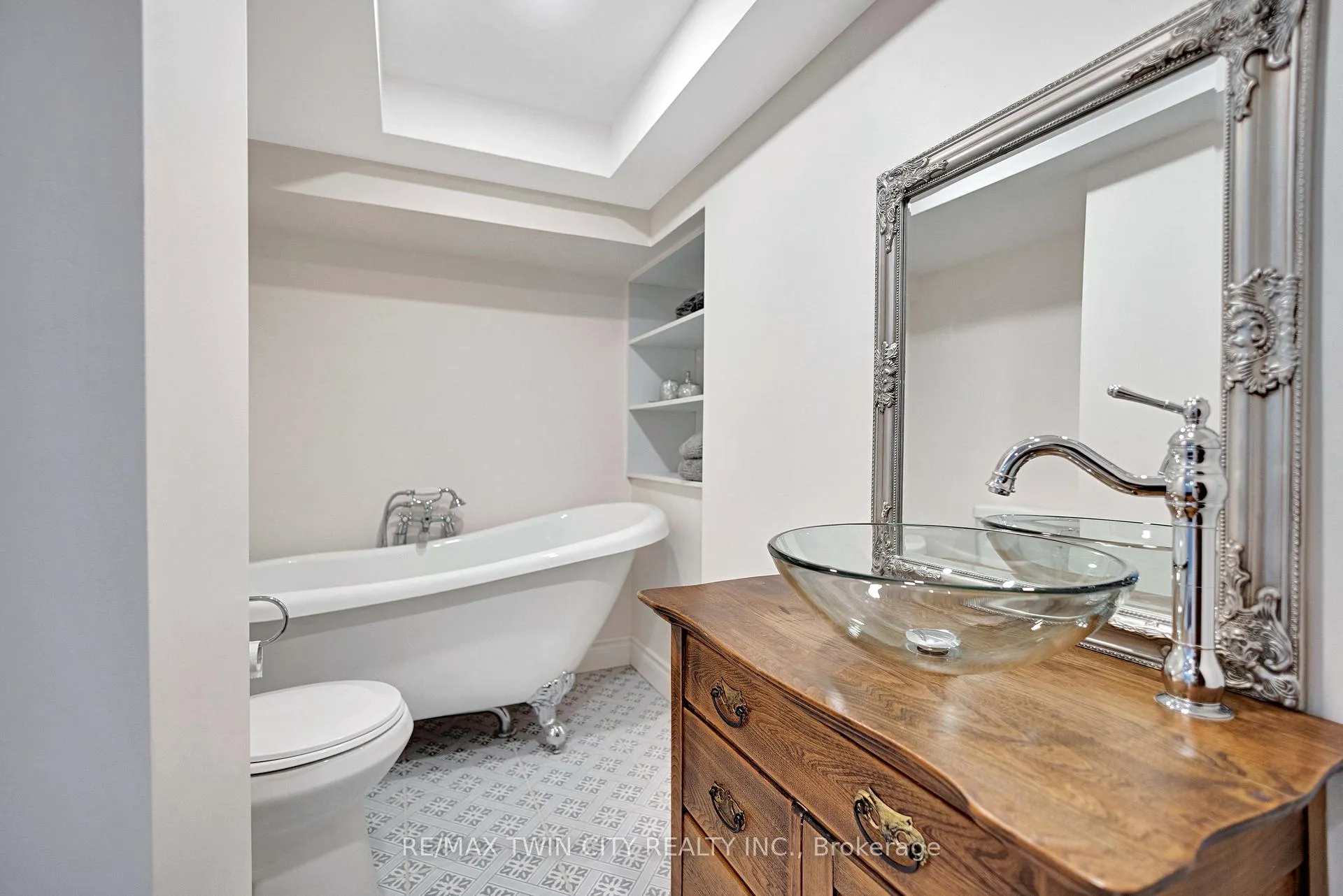 Photo 38 of 651 West Street, Norfolk, Simcoe — HOMEH