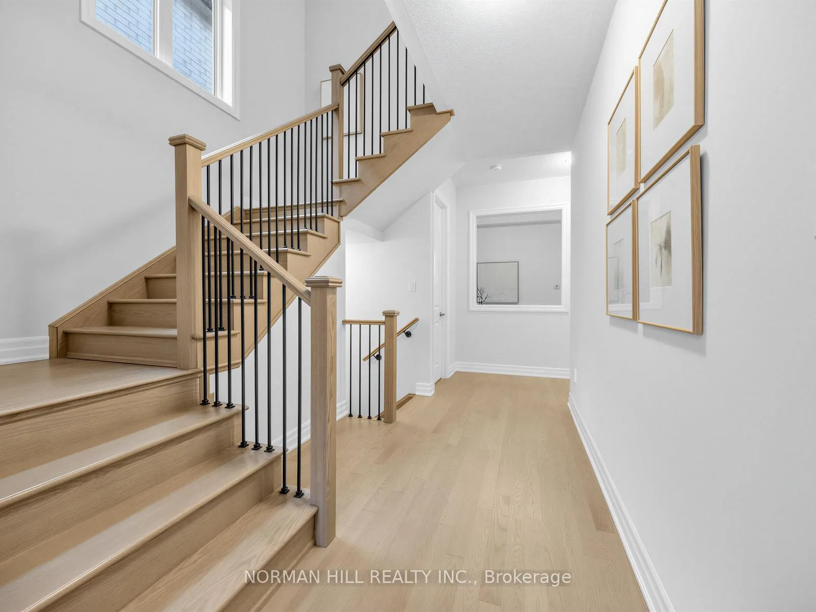 Photo 4 of 134 Antibes Drive, Brampton, Credit Valley — HOMEH