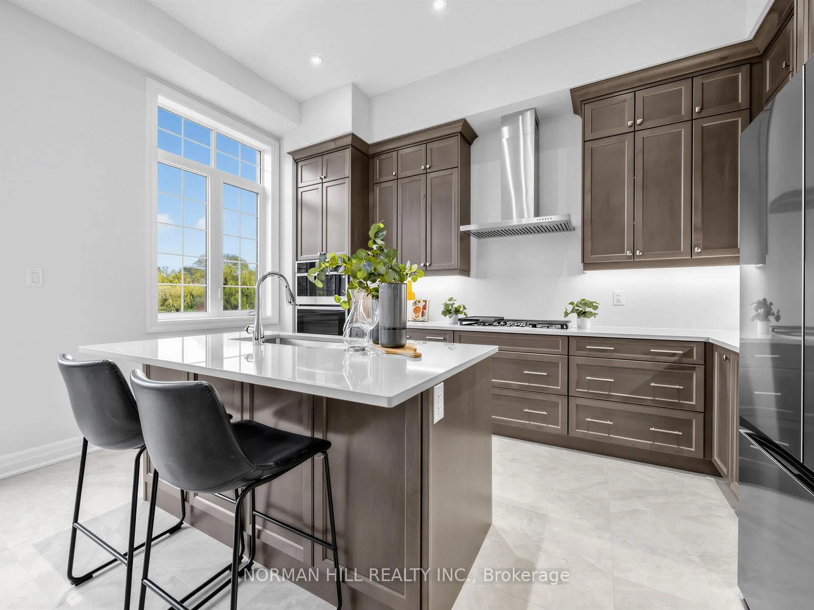 Photo 9 of 134 Antibes Drive, Brampton, Credit Valley — HOMEH