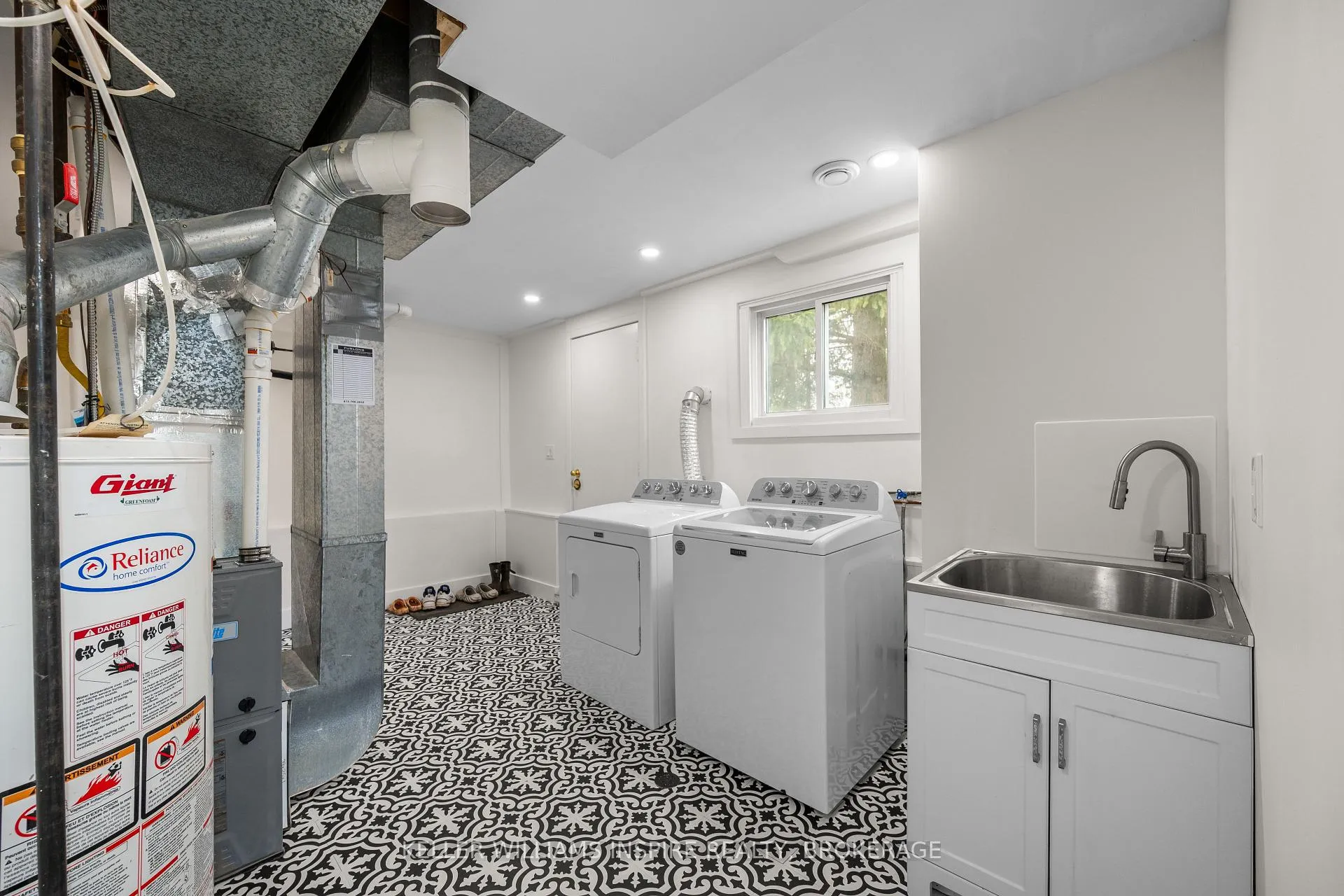 Photo 34 of 1238 Carmil Boulevard, Kingston, South of Taylor-Kidd Blvd — HOMEH