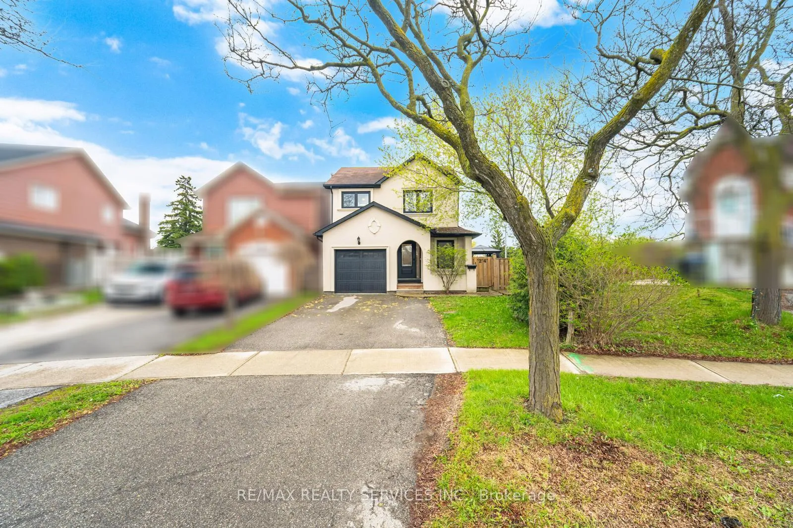 Photo 1 of 24 Foxacre Row, Brampton, Madoc — HOMEH
