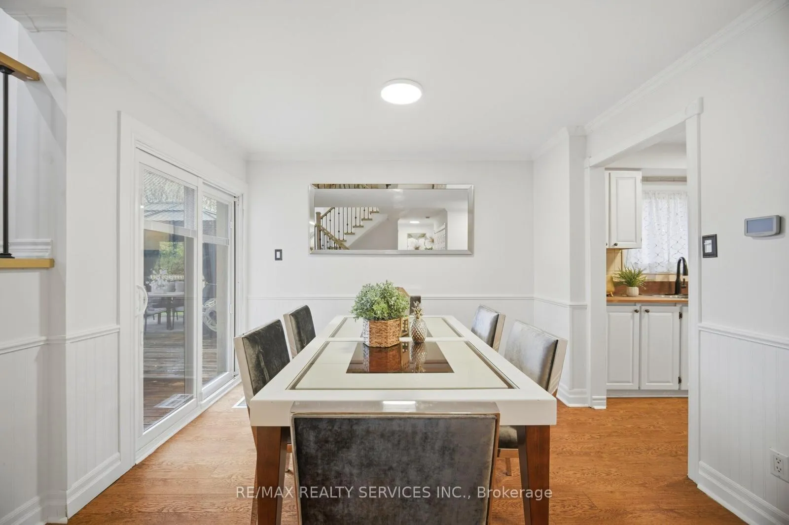 Photo 7 of 24 Foxacre Row, Brampton, Madoc — HOMEH