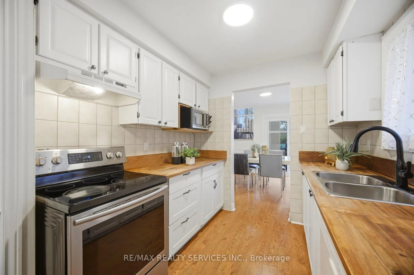 Photo 9 of 24 Foxacre Row, Brampton, Madoc — HOMEH