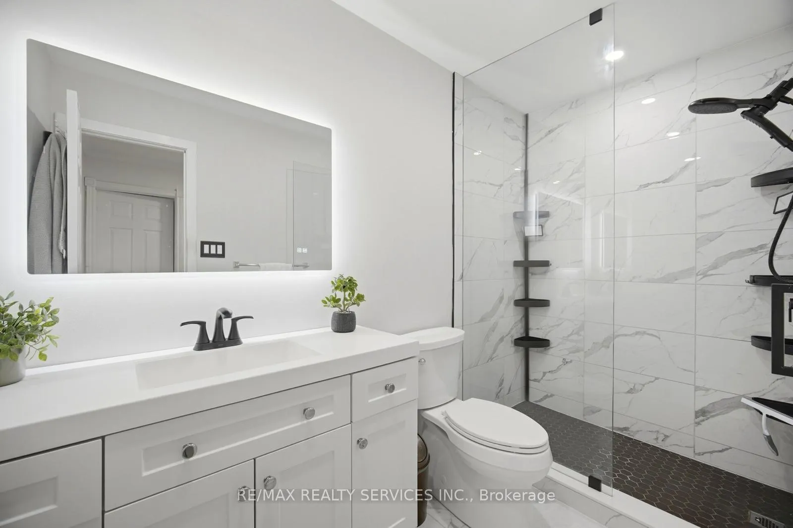 Photo 13 of 24 Foxacre Row, Brampton, Madoc — HOMEH