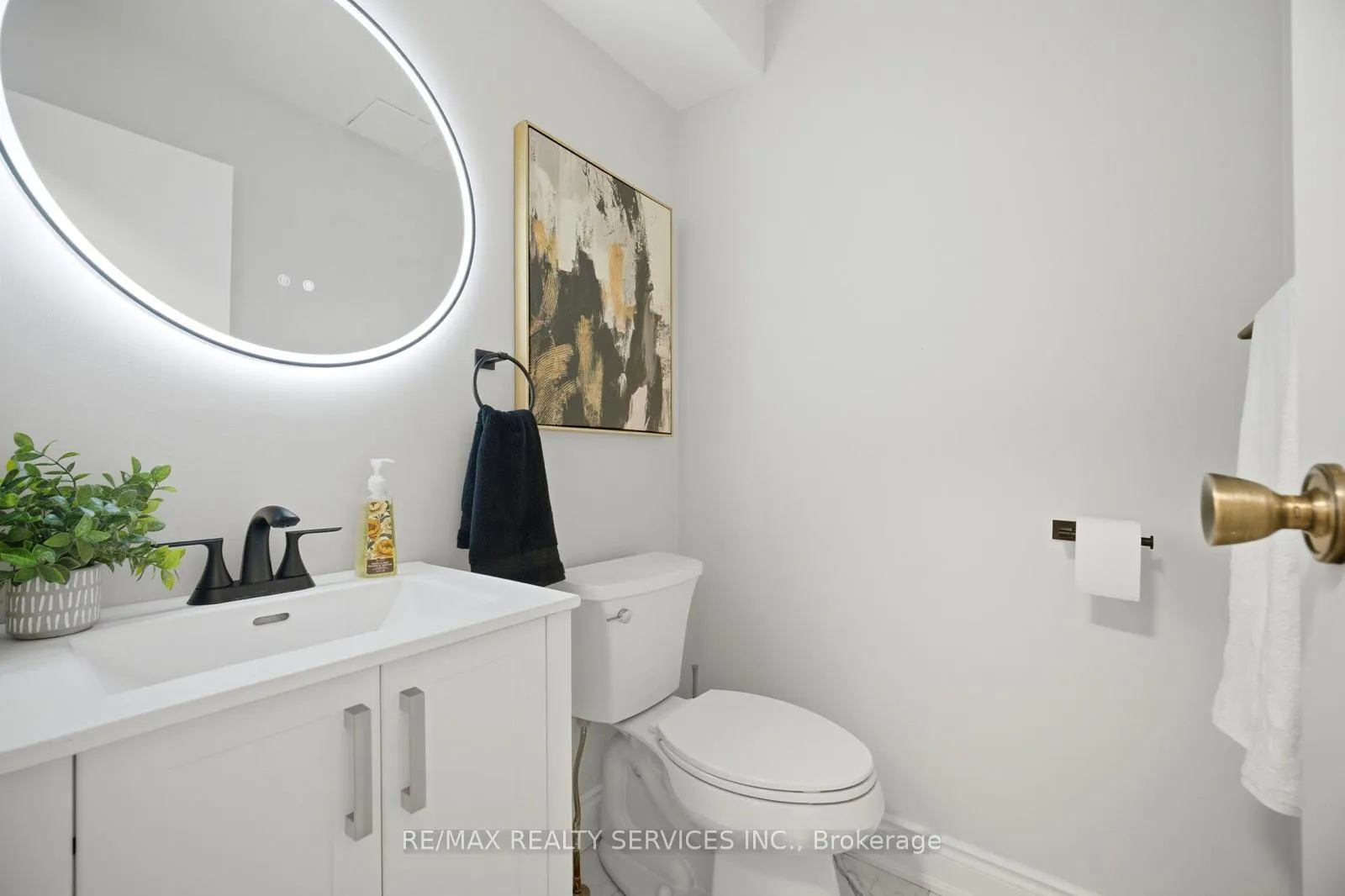 Photo 14 of 24 Foxacre Row, Brampton, Madoc — HOMEH