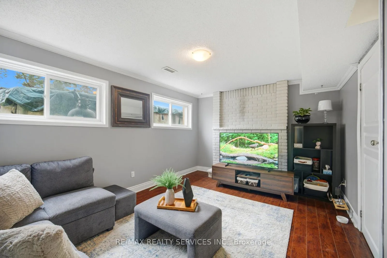 Photo 16 of 24 Foxacre Row, Brampton, Madoc — HOMEH
