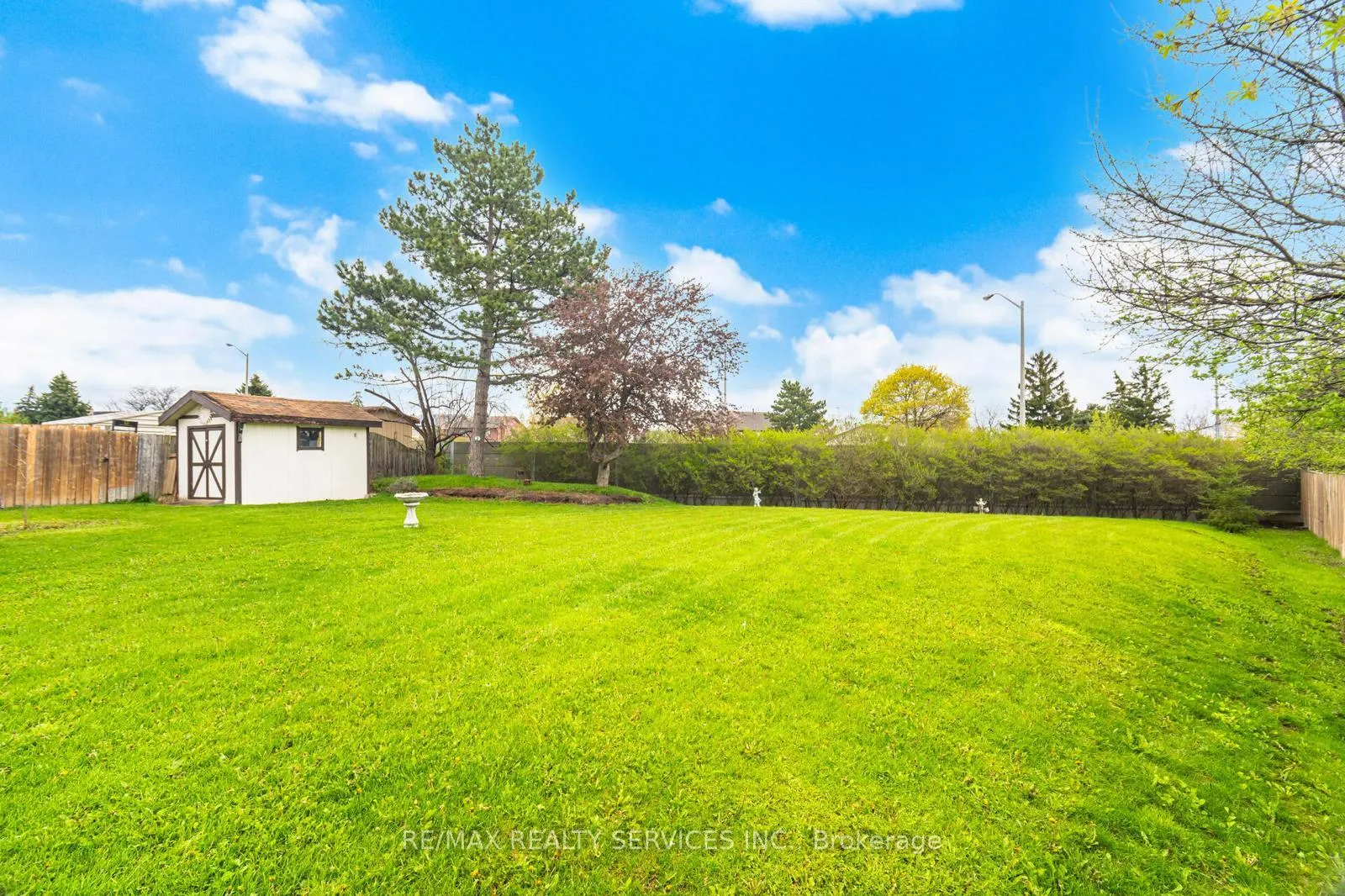 Photo 20 of 24 Foxacre Row, Brampton, Madoc — HOMEH