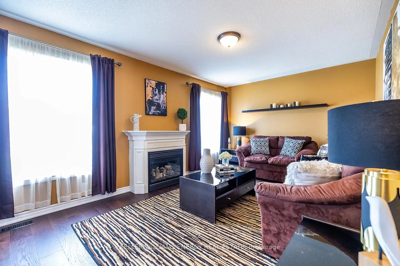 Photo 12 of 49 Harkness Drive, Whitby, Rolling Acres — HOMEH