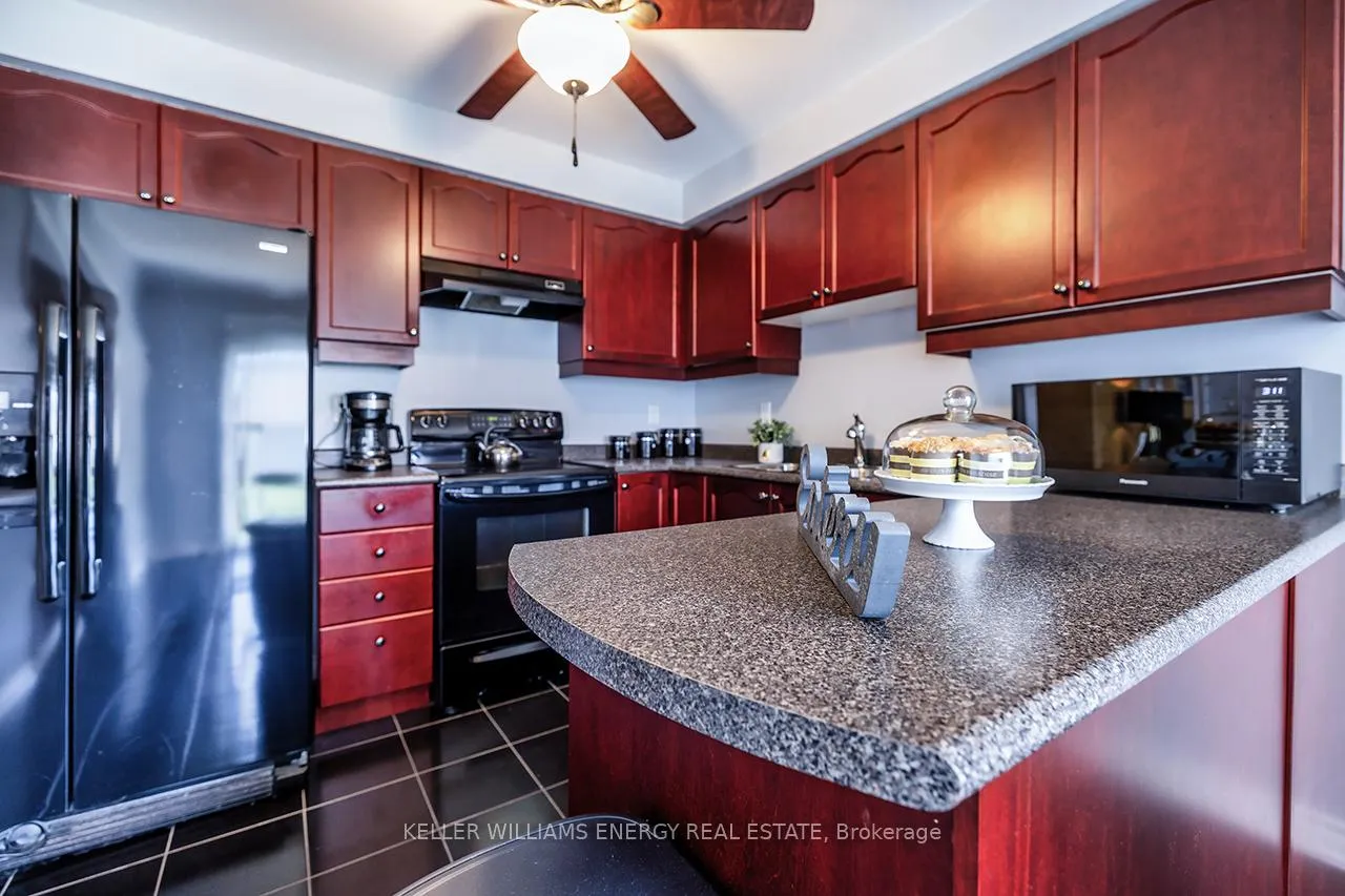 Photo 19 of 49 Harkness Drive, Whitby, Rolling Acres — HOMEH