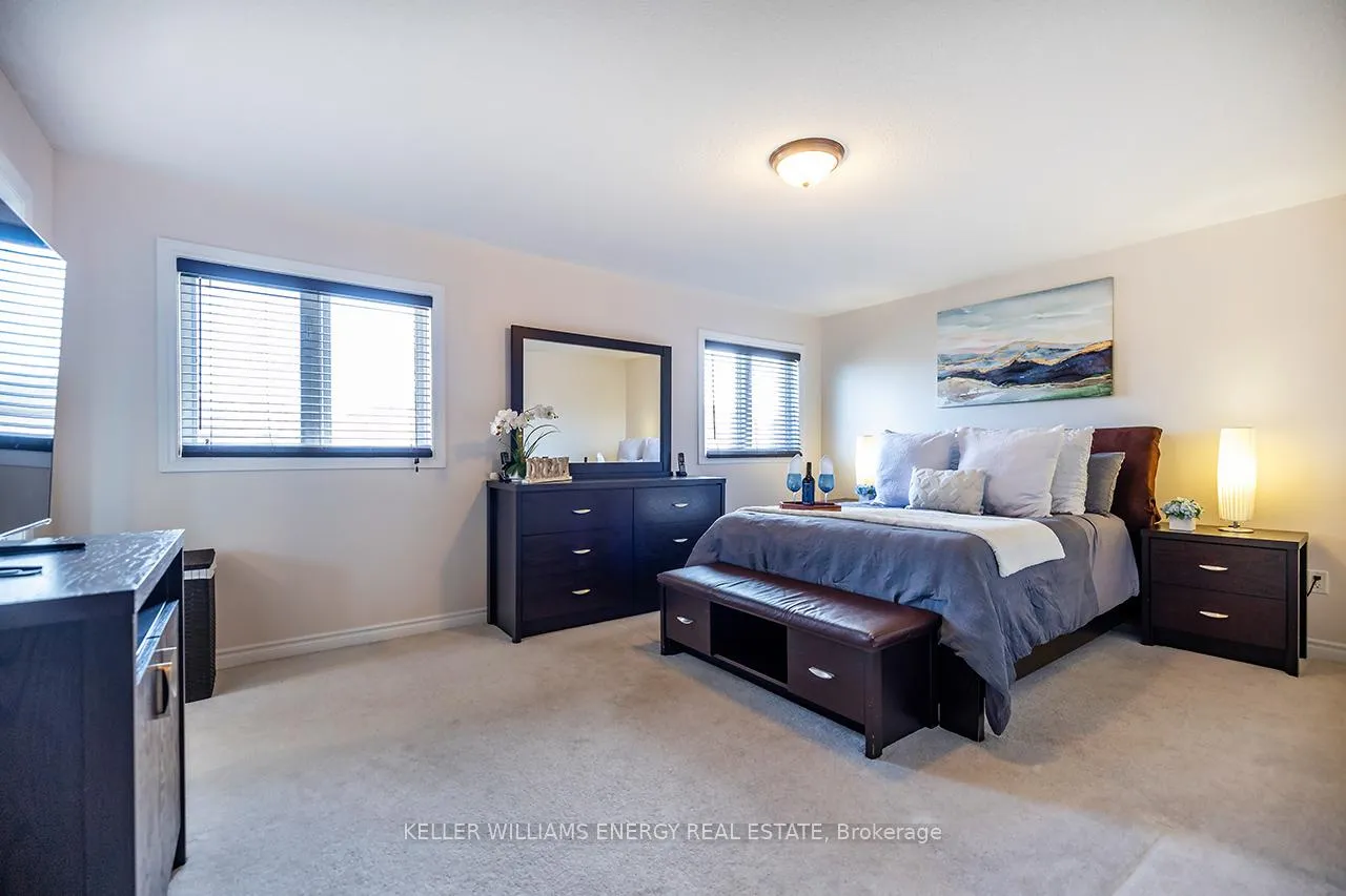 Photo 24 of 49 Harkness Drive, Whitby, Rolling Acres — HOMEH