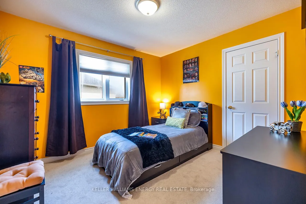 Photo 30 of 49 Harkness Drive, Whitby, Rolling Acres — HOMEH