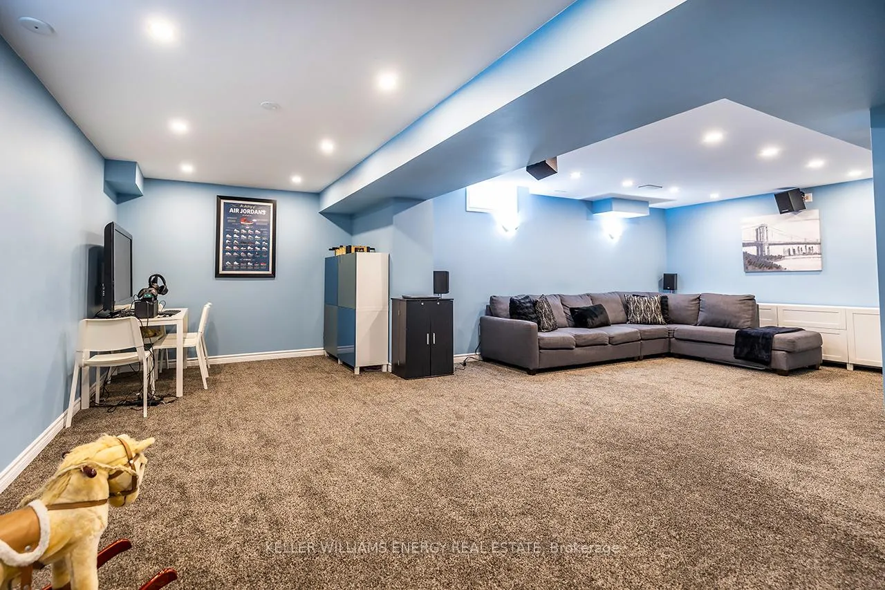 Photo 40 of 49 Harkness Drive, Whitby, Rolling Acres — HOMEH