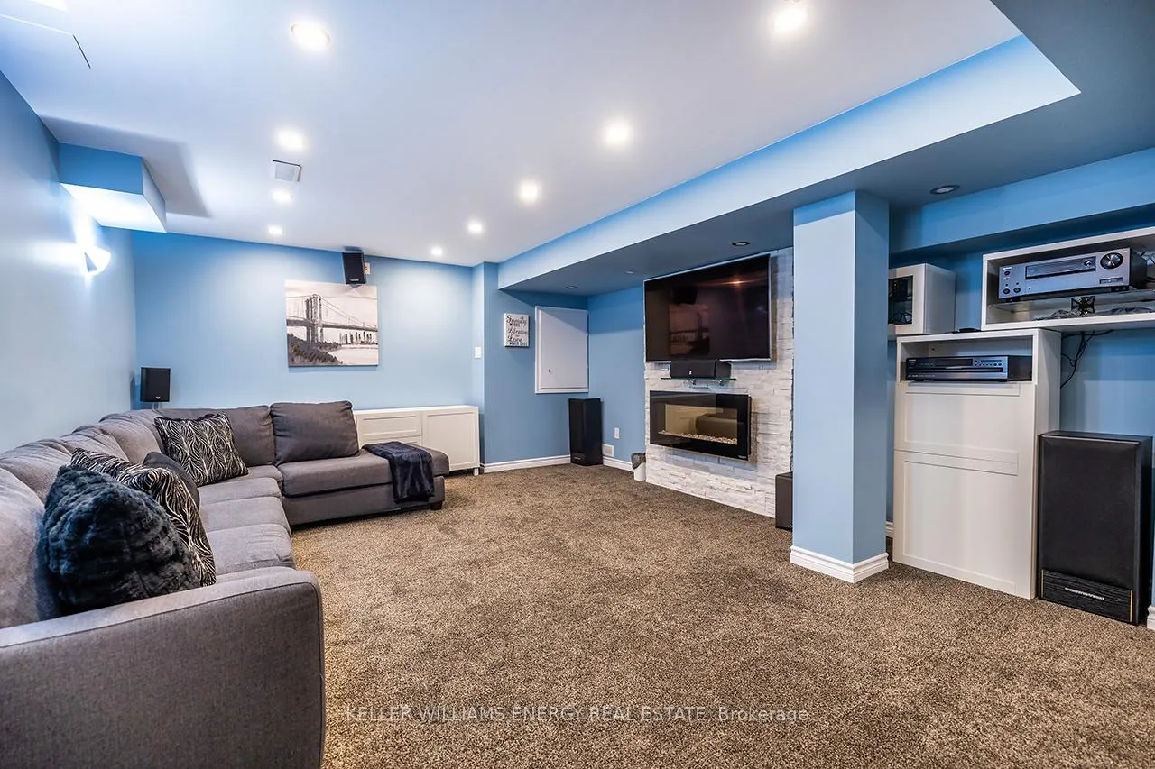 Photo 44 of 49 Harkness Drive, Whitby, Rolling Acres — HOMEH