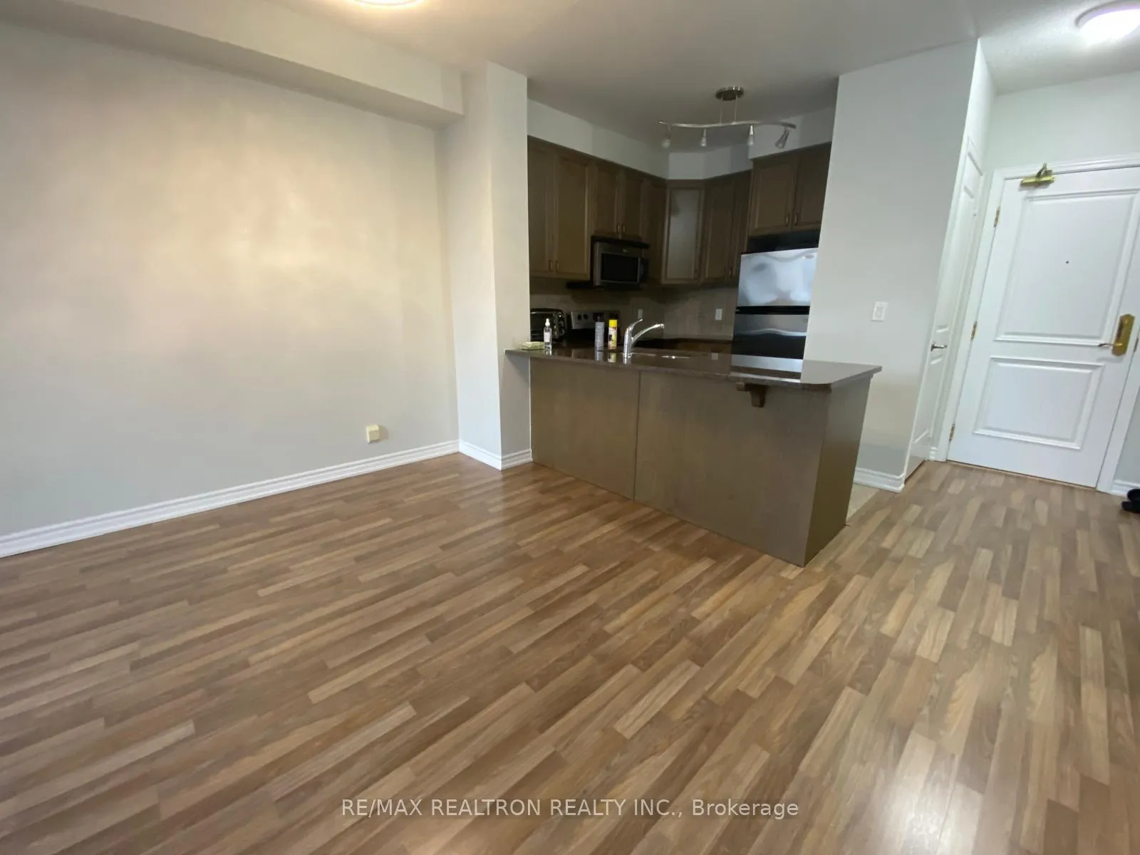 Photo 4 of Unit 1606, 9225 Jane Street, Vaughan, Maple — HOMEH