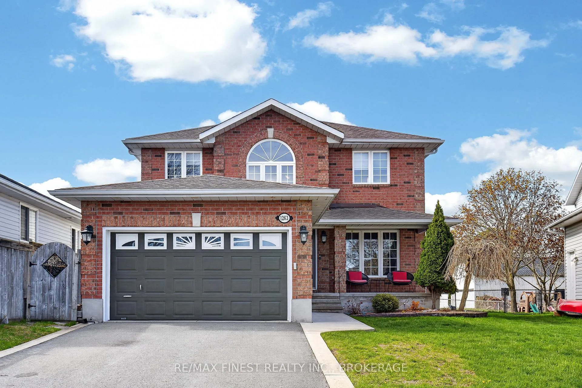 Front of 1263 Longwood Terrace