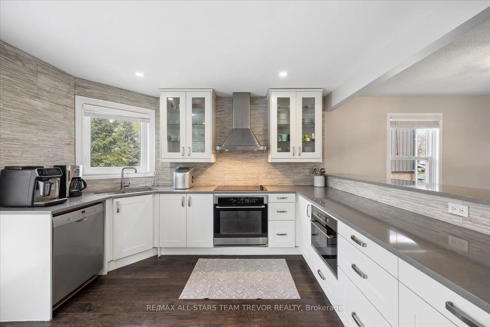 Photo 2 of 106 Carrick Avenue, Georgina, Keswick North — HOMEH