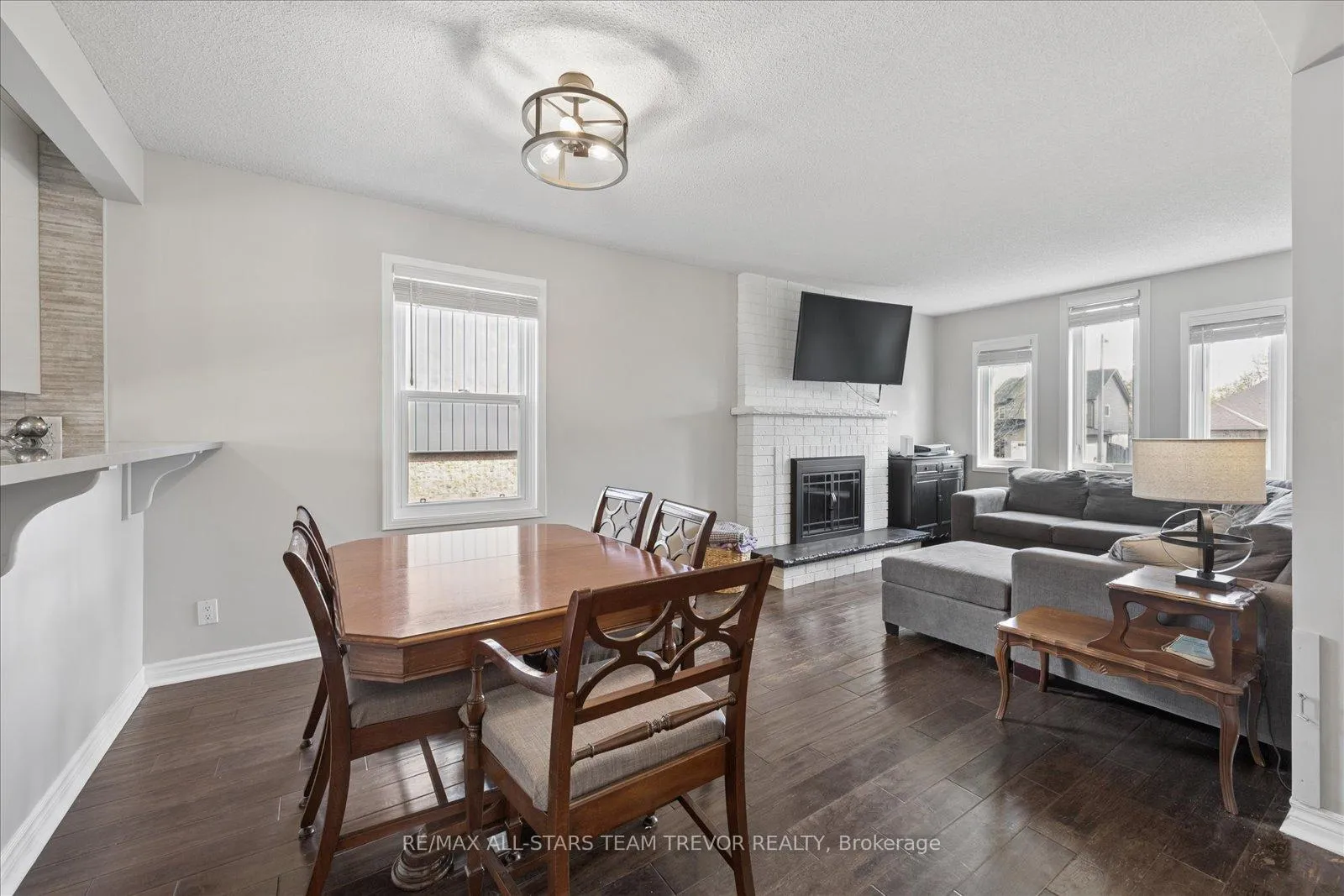 Photo 9 of 106 Carrick Avenue, Georgina, Keswick North — HOMEH