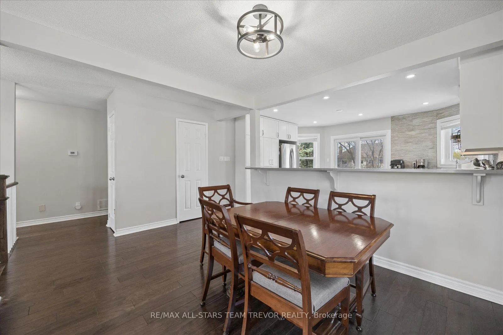 Photo 10 of 106 Carrick Avenue, Georgina, Keswick North — HOMEH