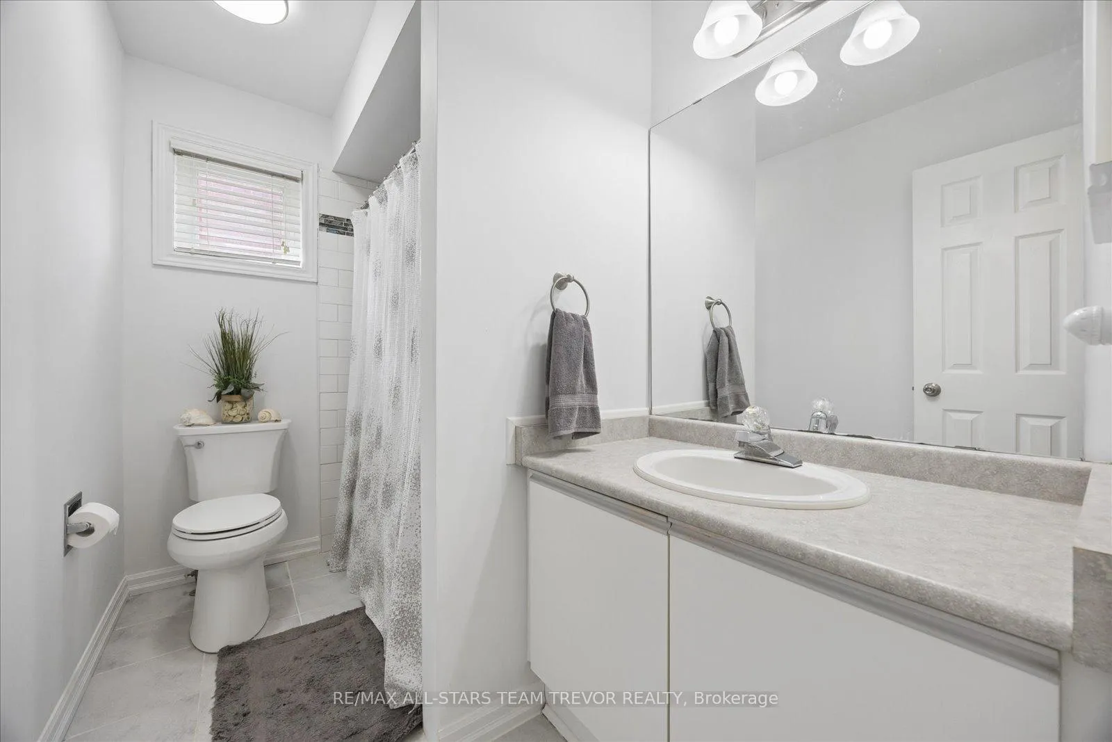 Photo 18 of 106 Carrick Avenue, Georgina, Keswick North — HOMEH