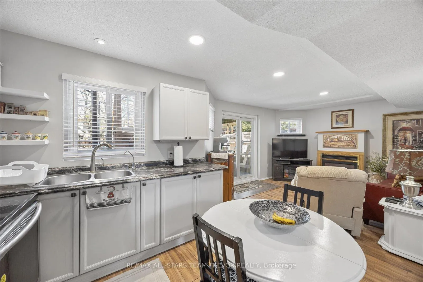 Photo 24 of 106 Carrick Avenue, Georgina, Keswick North — HOMEH