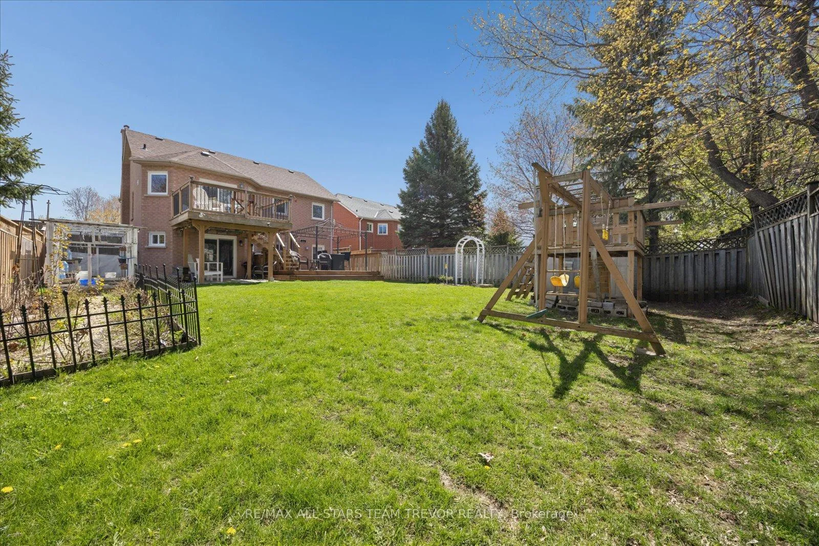 Photo 49 of 106 Carrick Avenue, Georgina, Keswick North — HOMEH