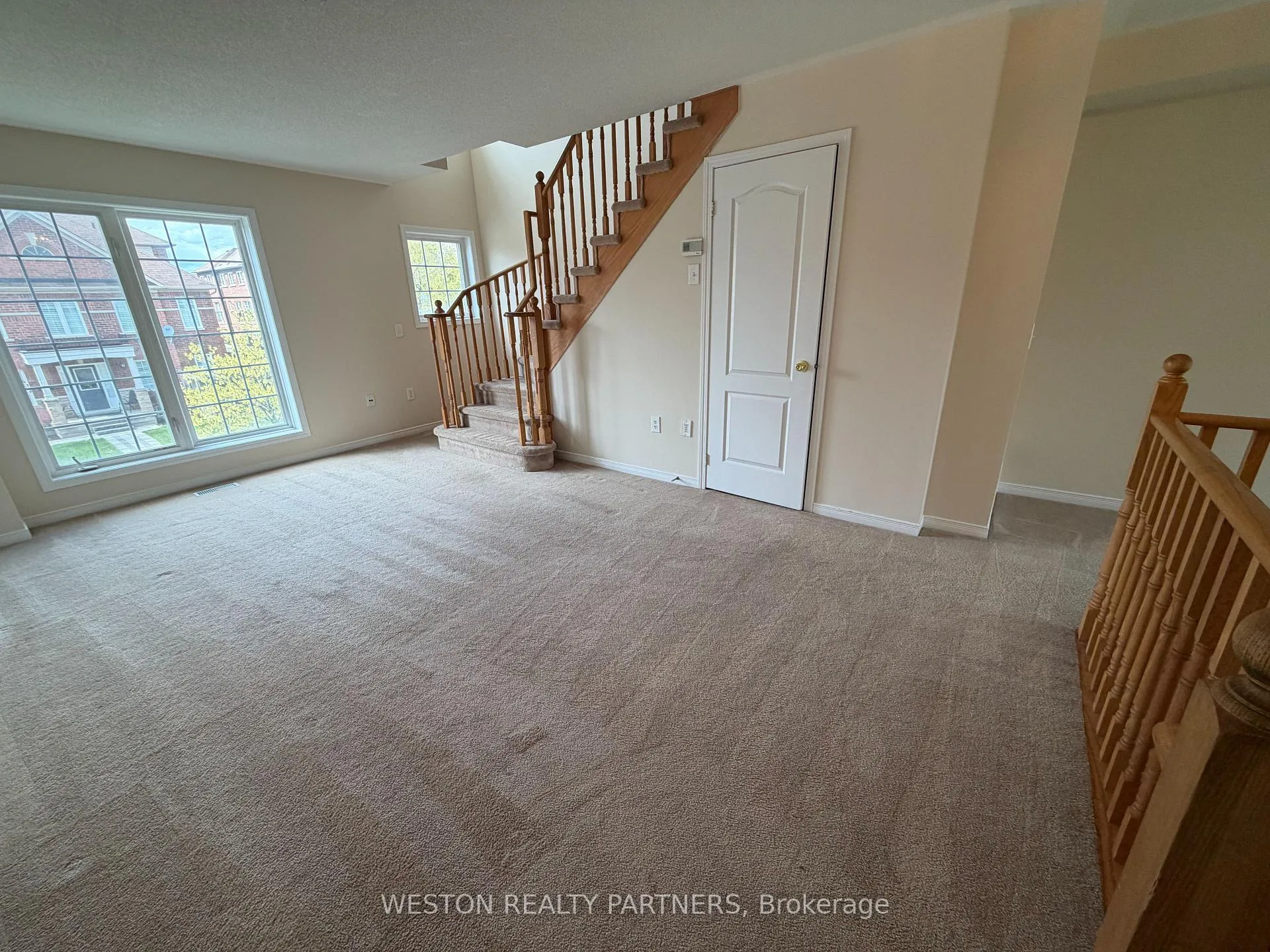 Photo 4 of 53 Denison Avenue, Brampton, Downtown Brampton — HOMEH