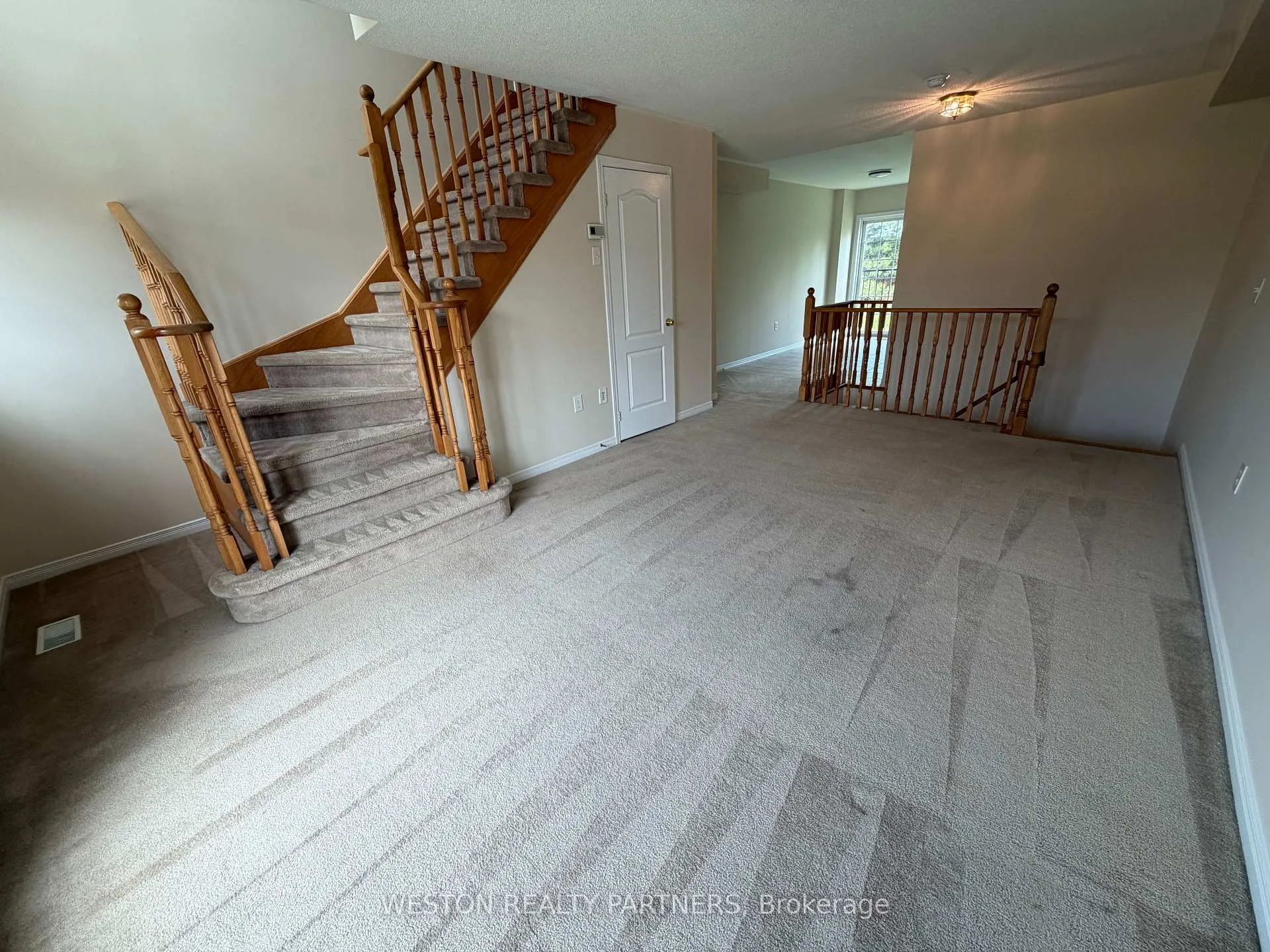 Photo 5 of 53 Denison Avenue, Brampton, Downtown Brampton — HOMEH