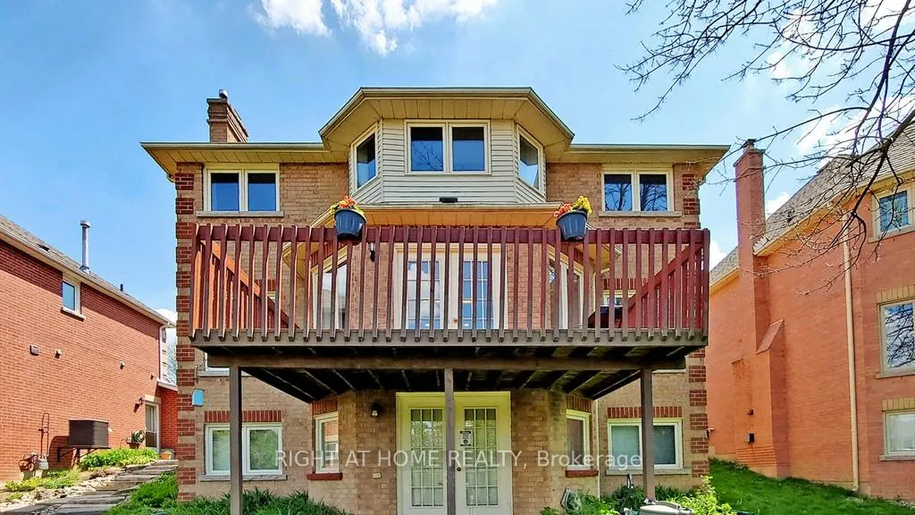 Photo 14 of Unit Main and upper floor, 95 Lensmith Drive, Aurora, Aurora Highlands — HOMEH