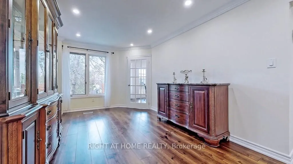Photo 23 of Unit Main and upper floor, 95 Lensmith Drive, Aurora, Aurora Highlands — HOMEH