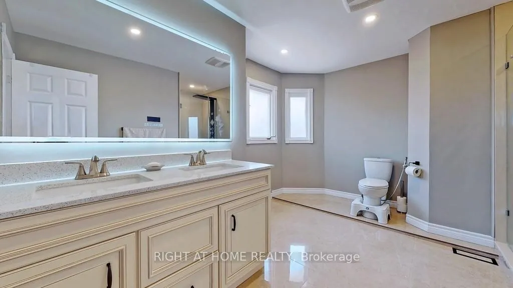 Photo 26 of Unit Main and upper floor, 95 Lensmith Drive, Aurora, Aurora Highlands — HOMEH