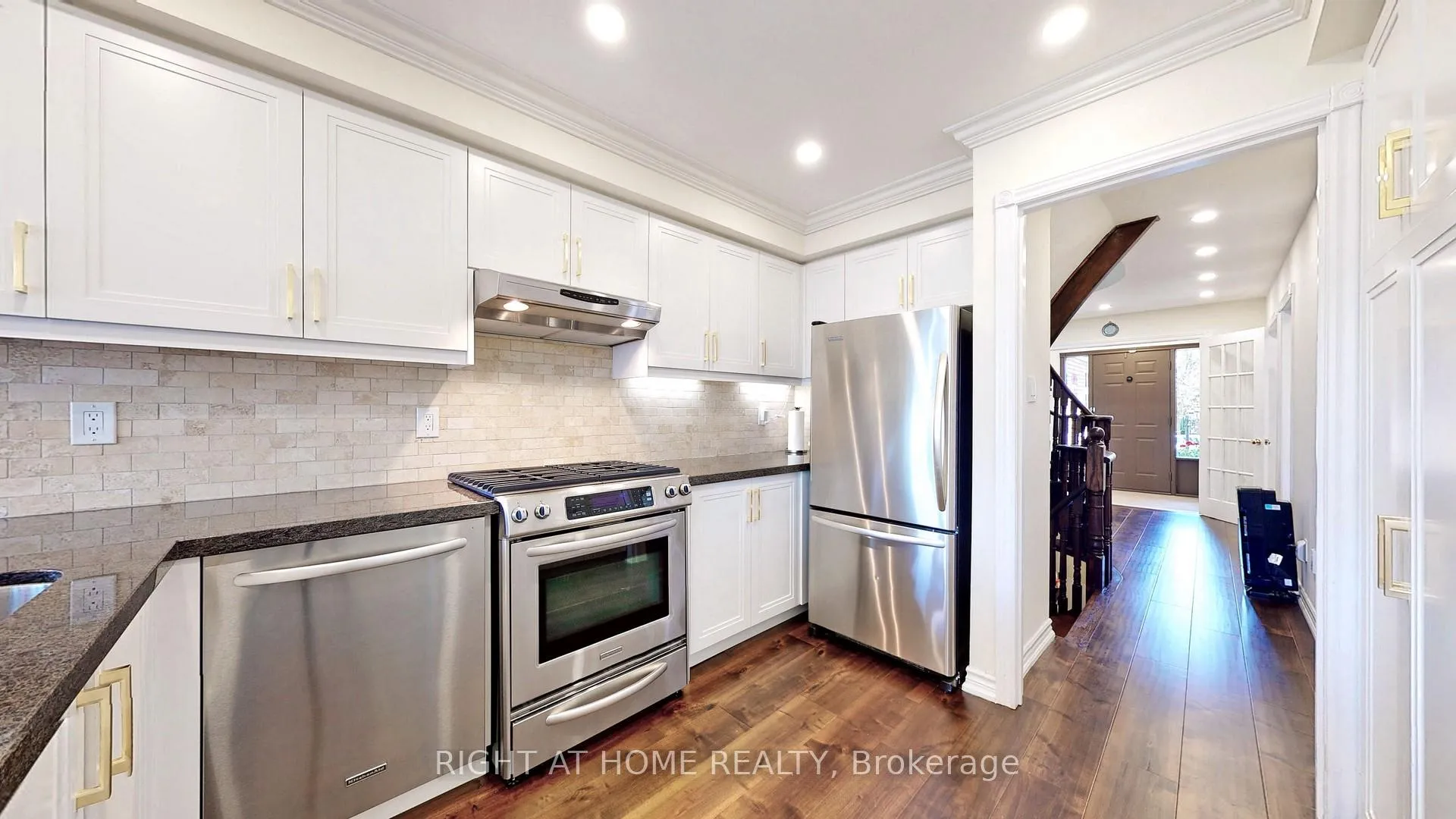 Photo 28 of Unit Main and upper floor, 95 Lensmith Drive, Aurora, Aurora Highlands — HOMEH