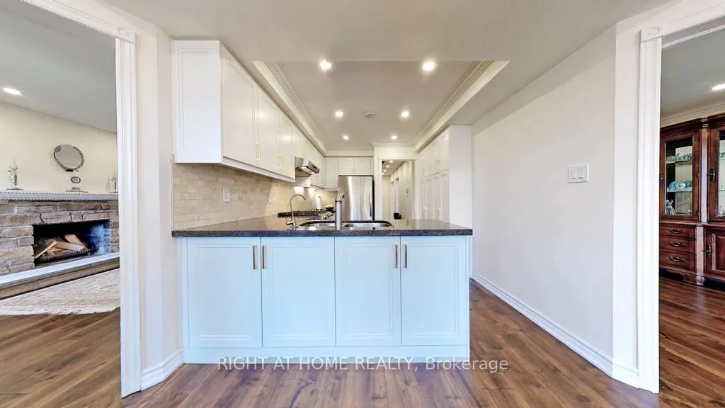 Photo 30 of Unit Main and upper floor, 95 Lensmith Drive, Aurora, Aurora Highlands — HOMEH