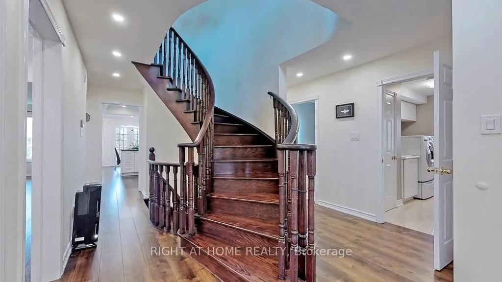 Photo 31 of Unit Main and upper floor, 95 Lensmith Drive, Aurora, Aurora Highlands — HOMEH