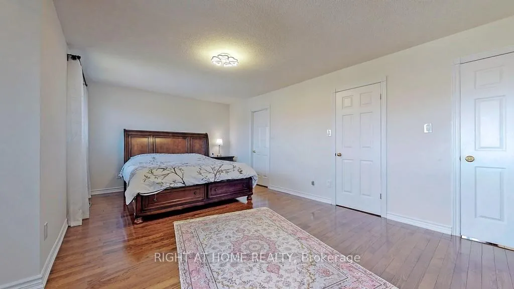 Photo 33 of Unit Main and upper floor, 95 Lensmith Drive, Aurora, Aurora Highlands — HOMEH